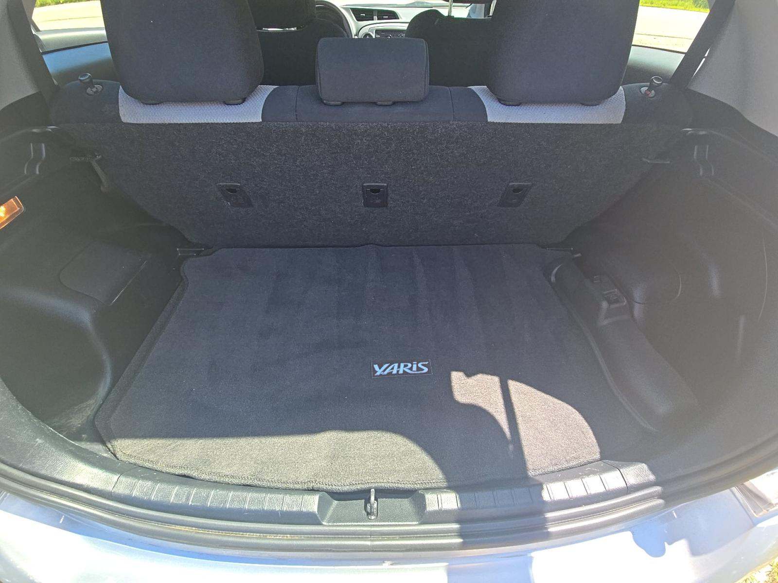 2013 Toyota Yaris L FWD