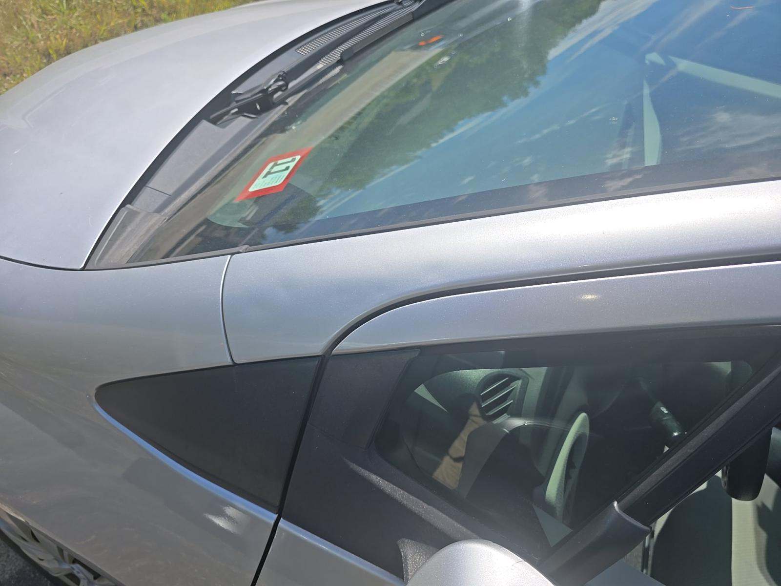 2013 Toyota Yaris L FWD