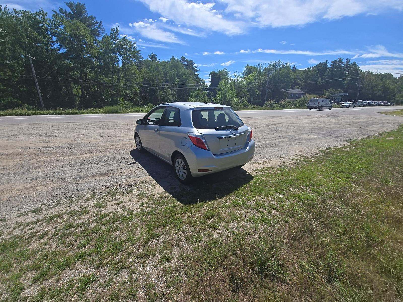 2013 Toyota Yaris L FWD