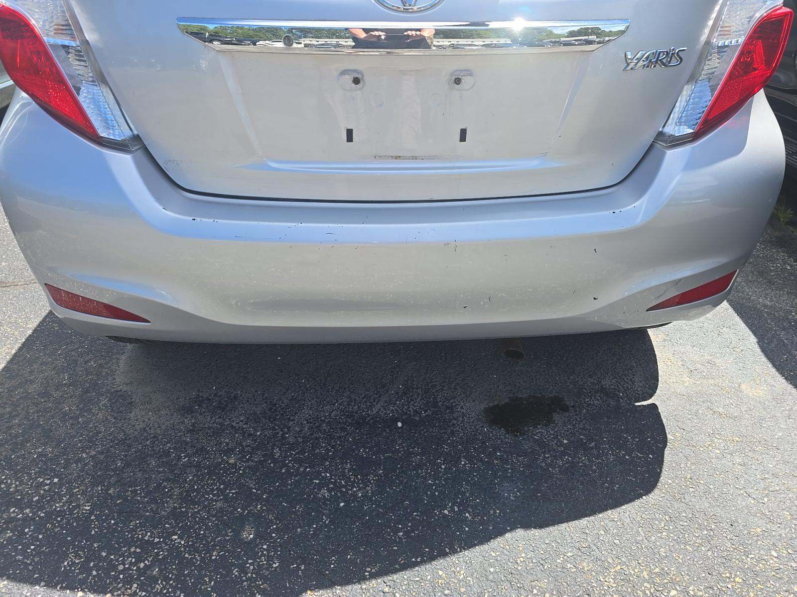 2013 Toyota Yaris L FWD