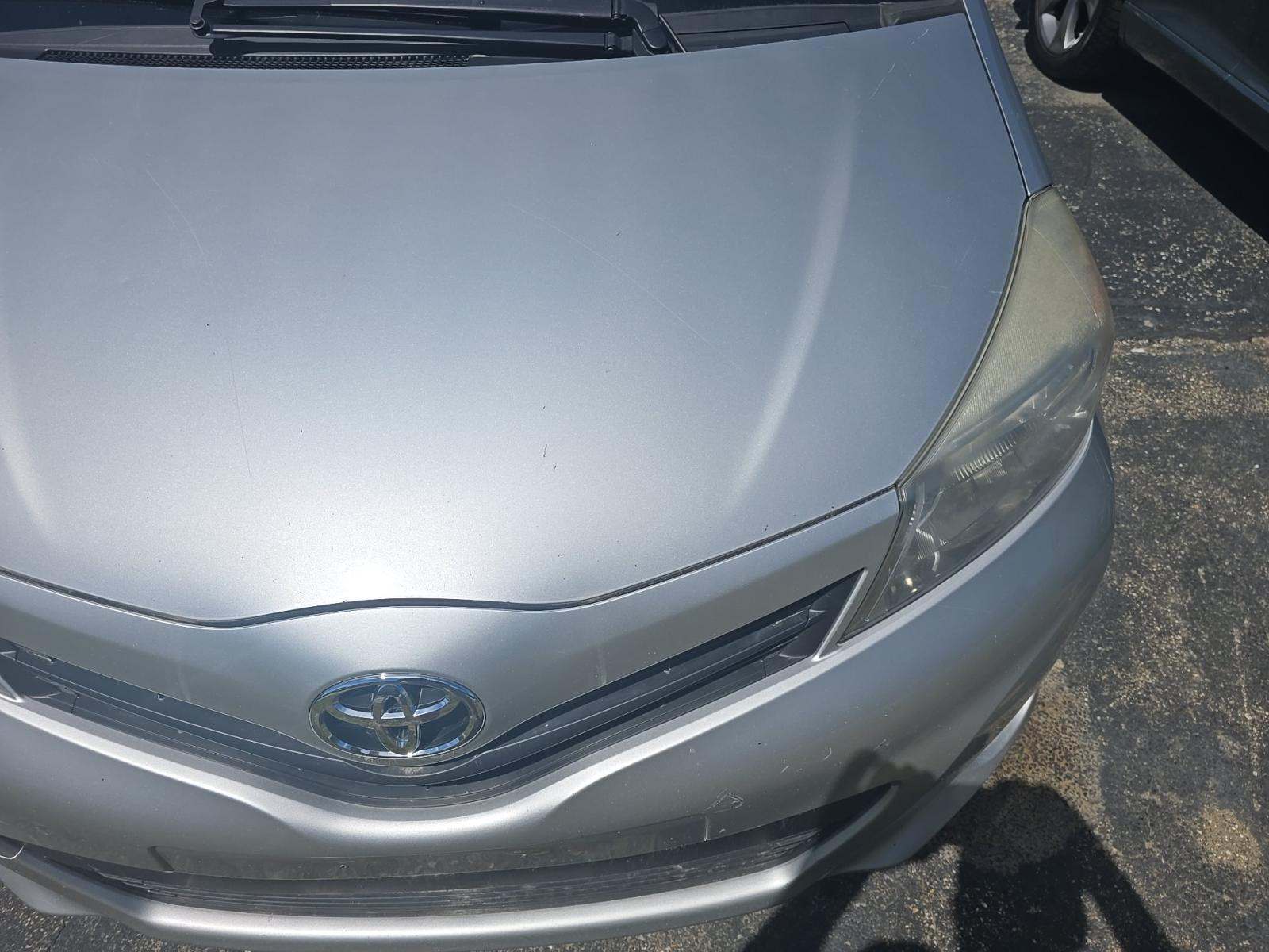 2013 Toyota Yaris L FWD