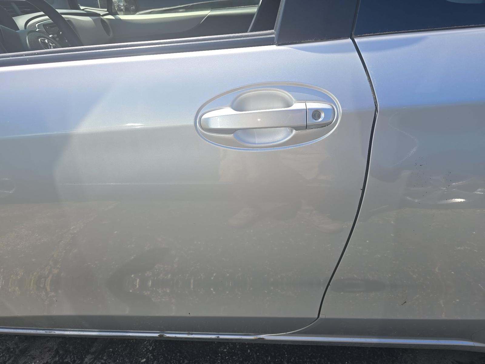 2013 Toyota Yaris L FWD