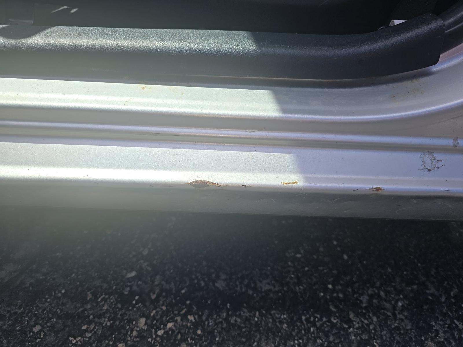 2013 Toyota Yaris L FWD