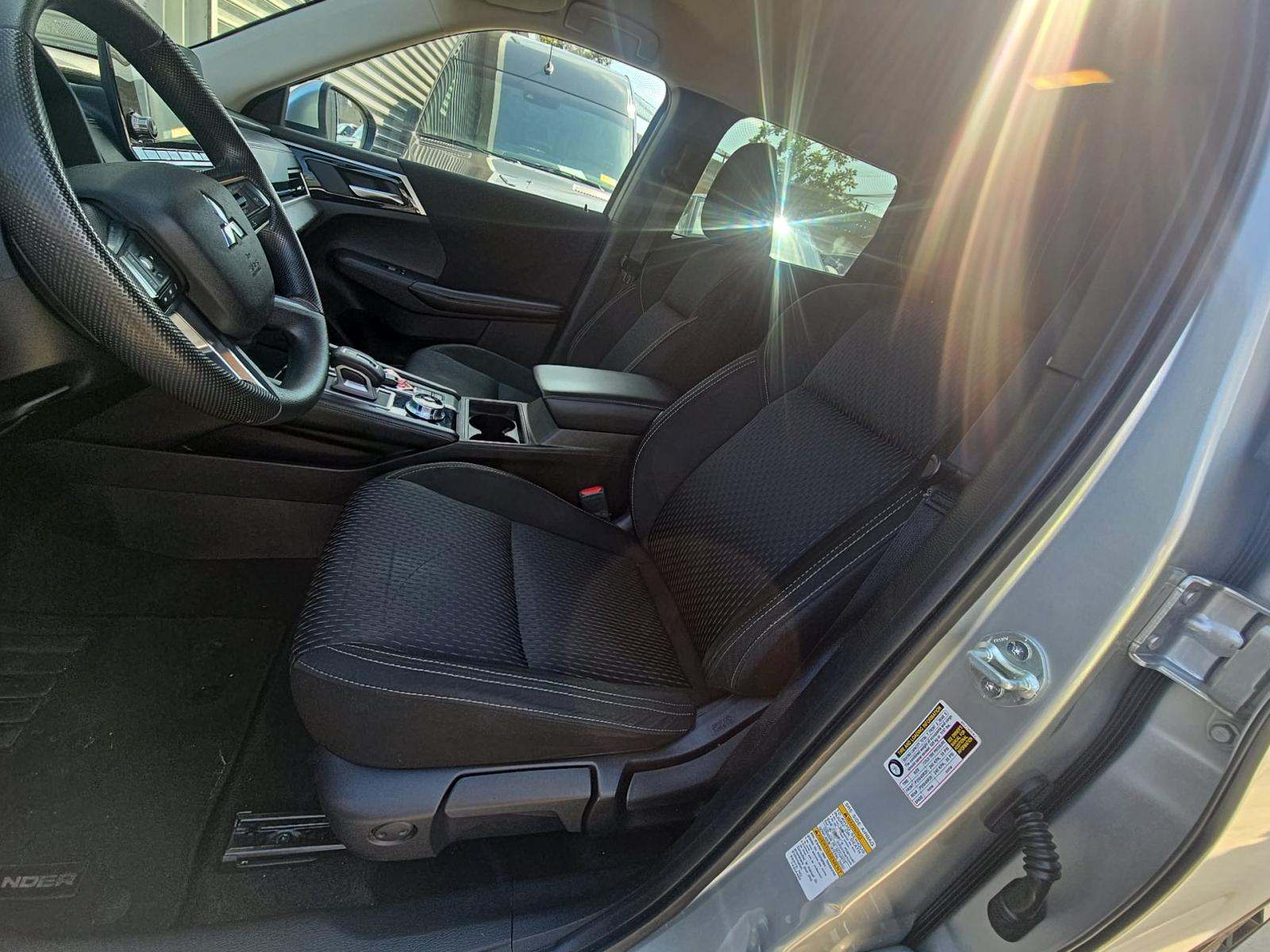 2022 Mitsubishi Outlander ES FWD