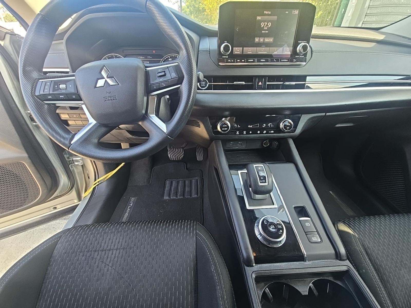 2022 Mitsubishi Outlander ES FWD