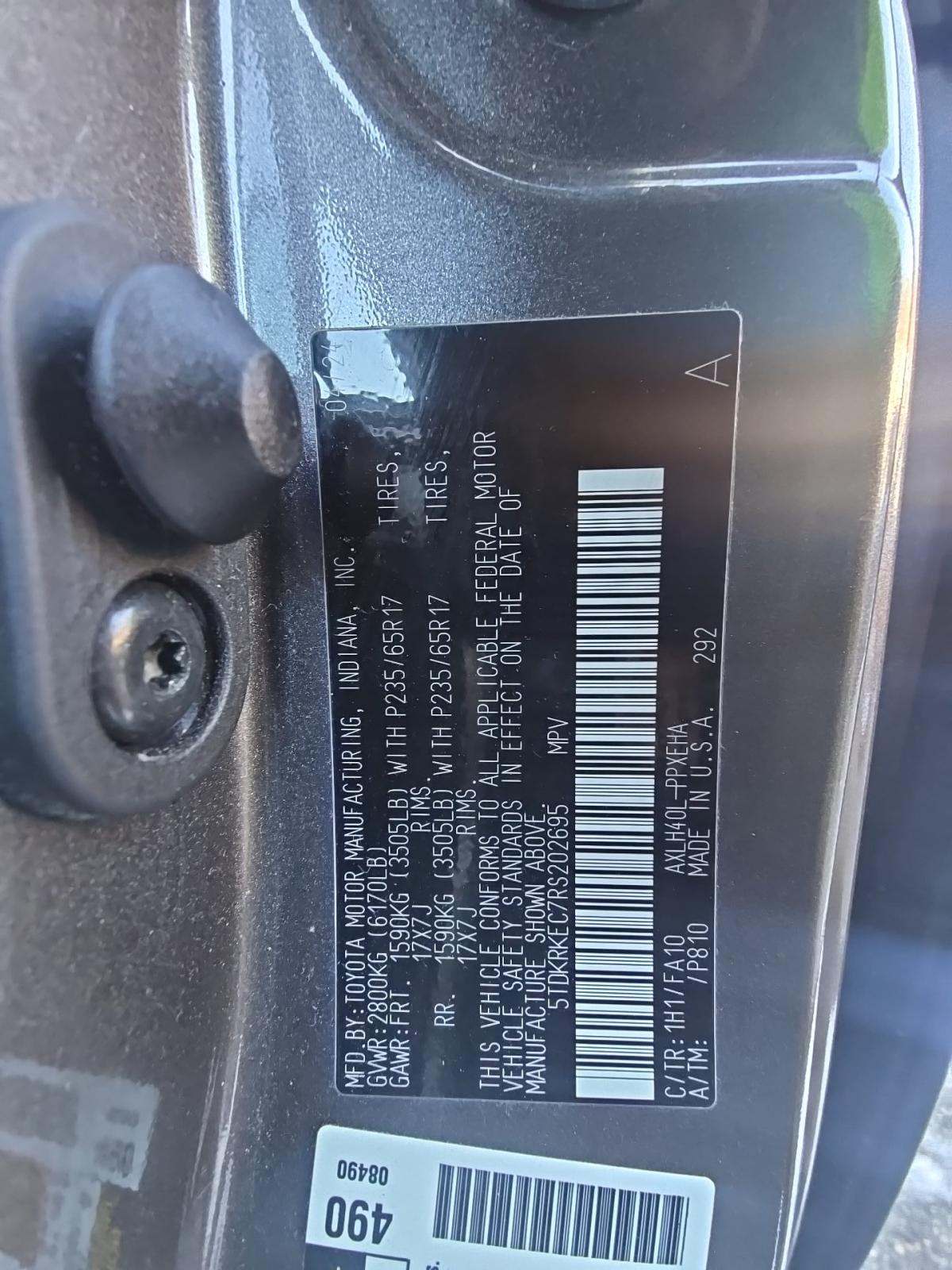 2024 Toyota Sienna LE FWD