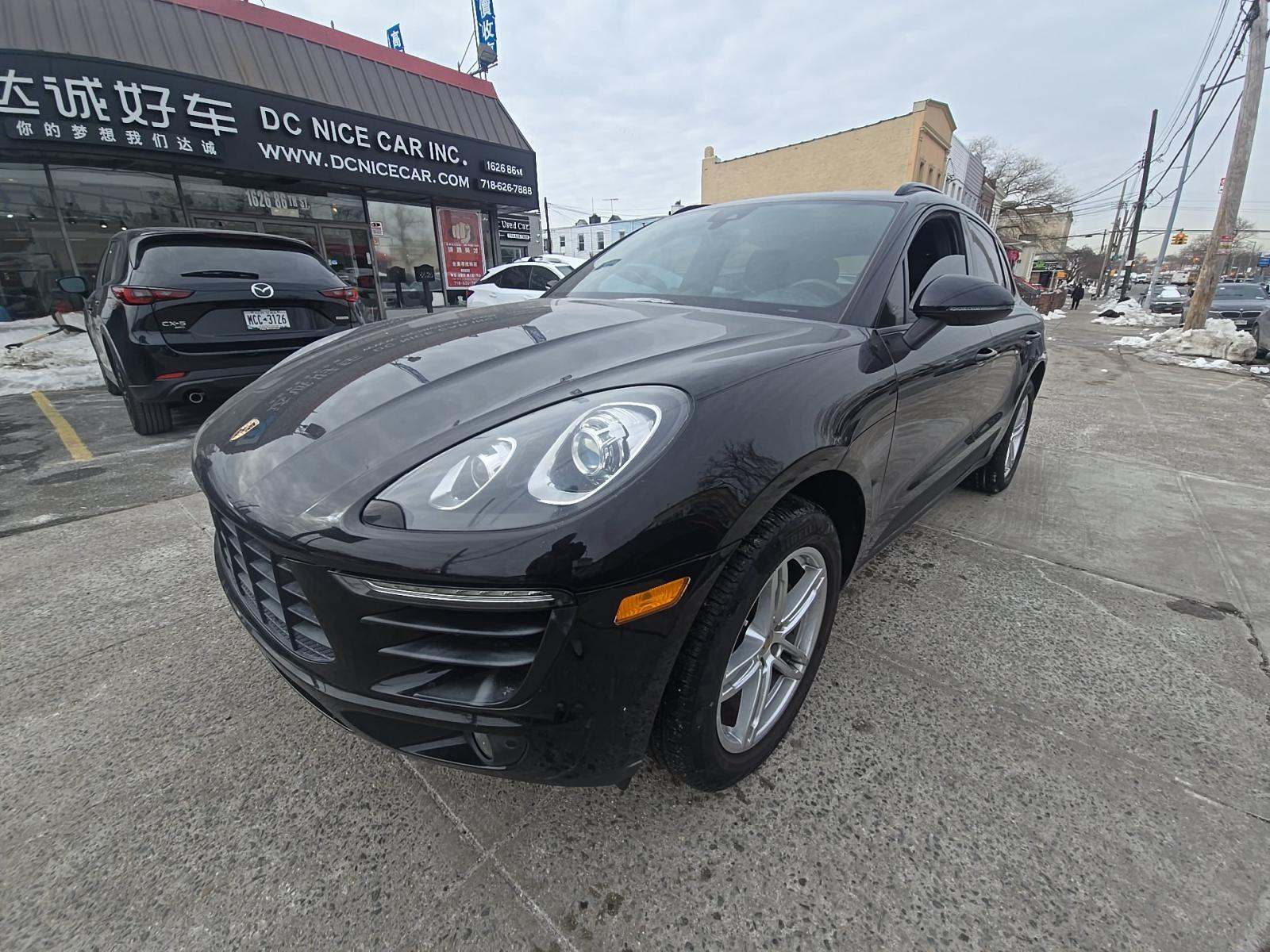2018 Porsche Macan Base AWD