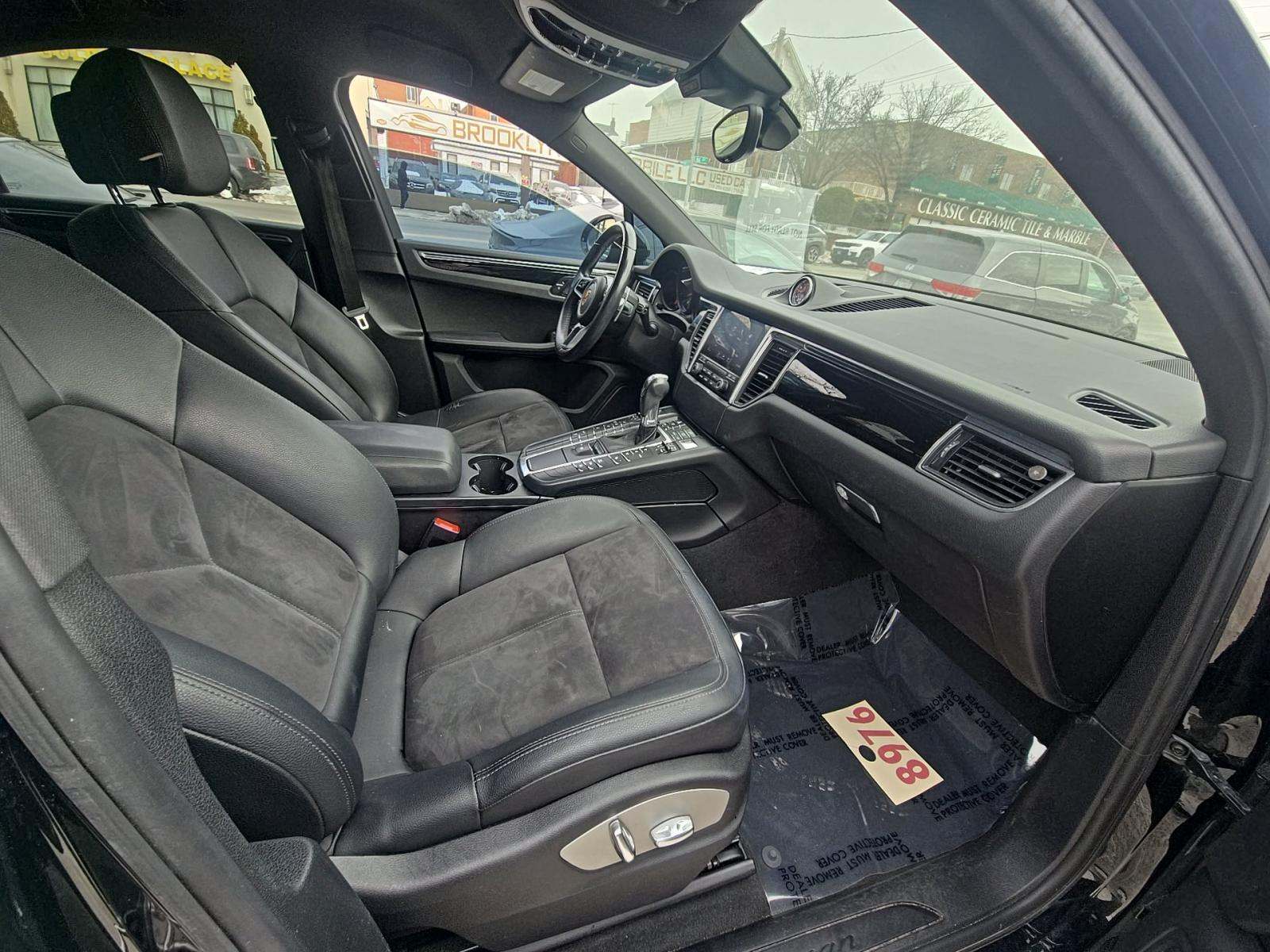 2018 Porsche Macan Base AWD