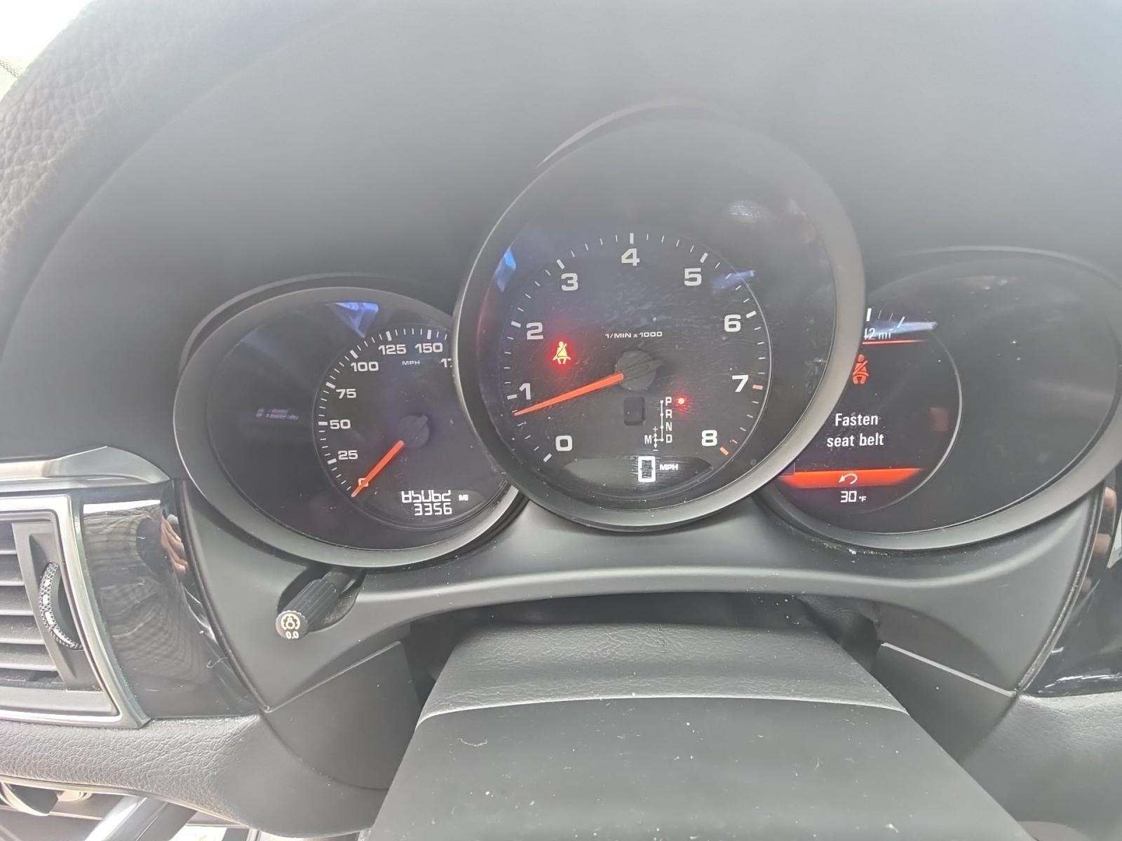 2018 Porsche Macan Base AWD