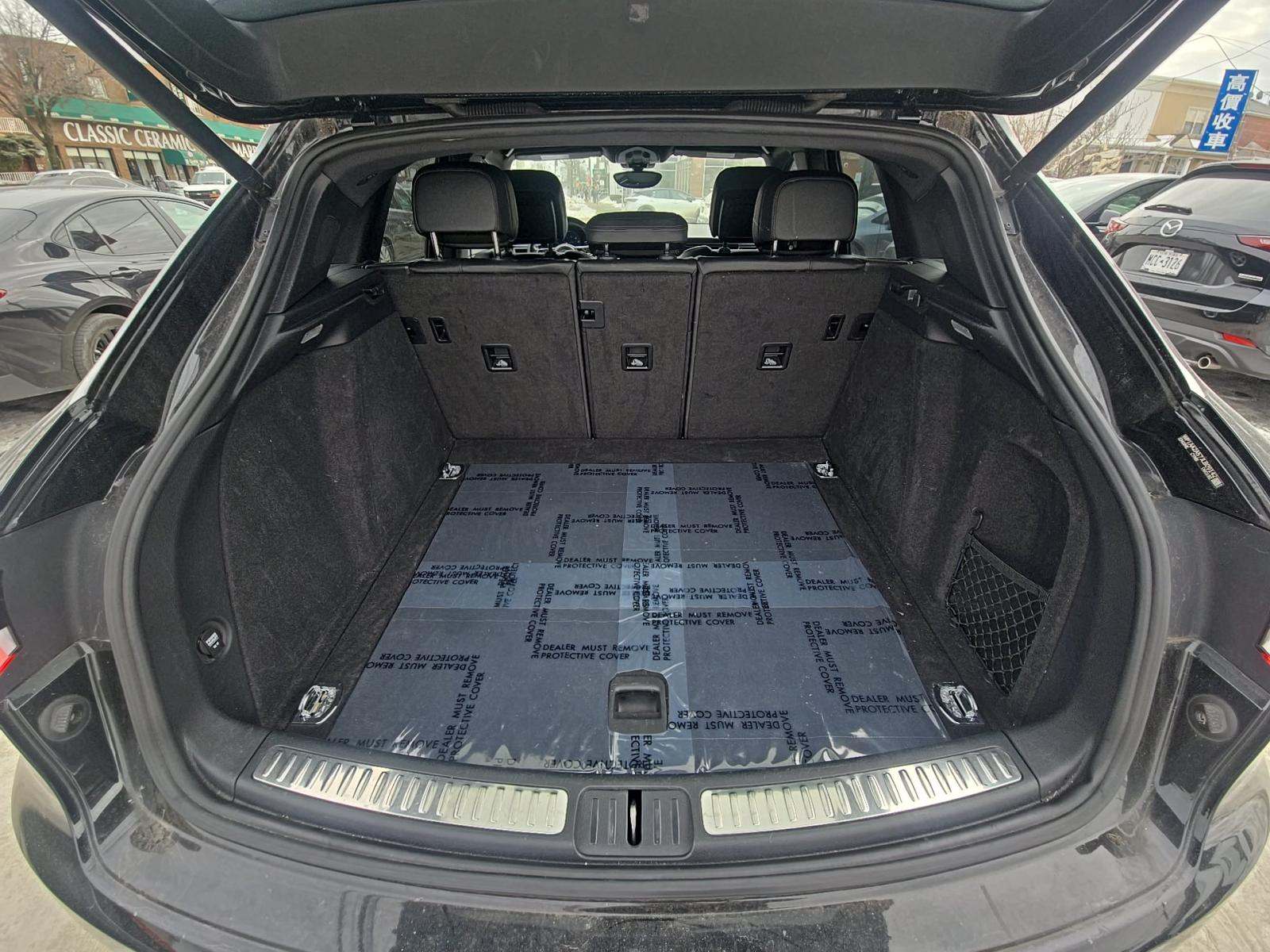 2018 Porsche Macan Base AWD