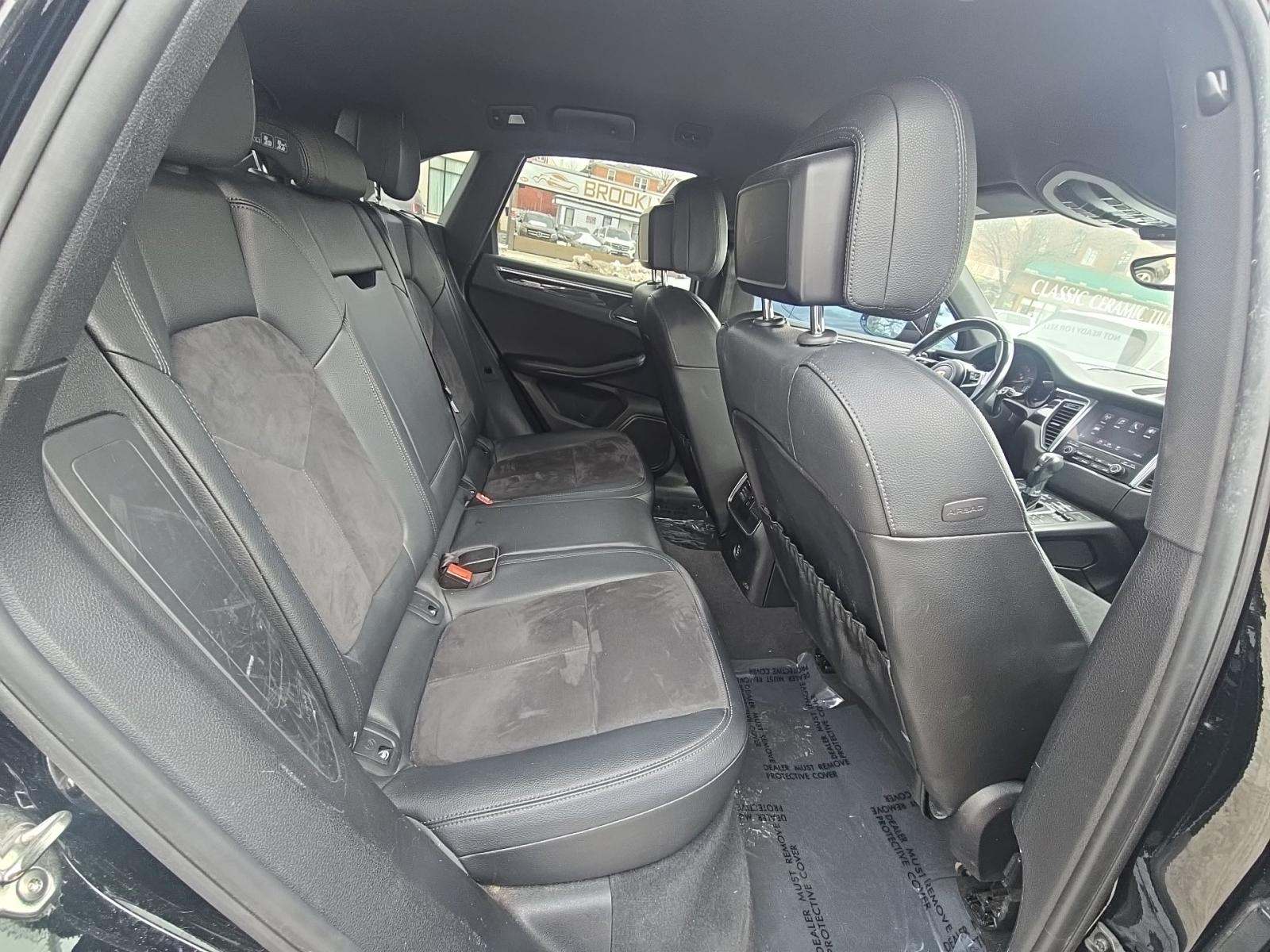 2018 Porsche Macan Base AWD