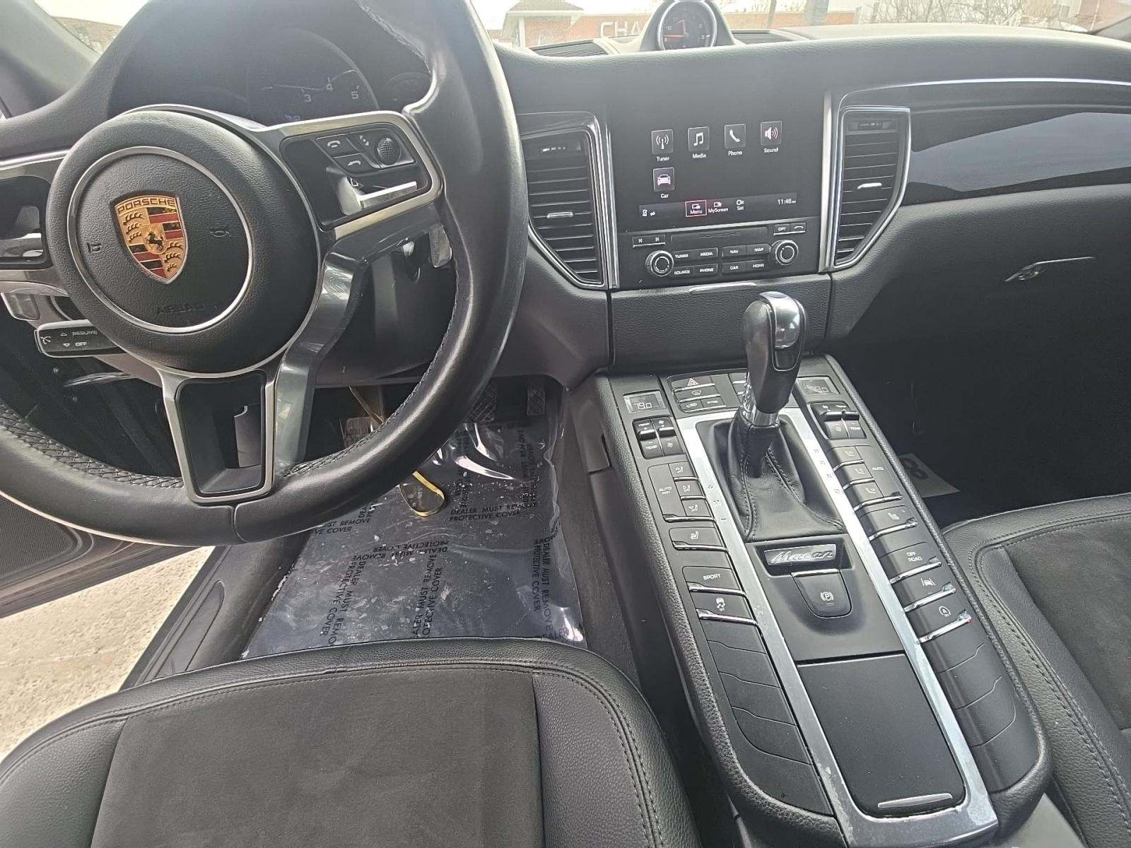 2018 Porsche Macan Base AWD