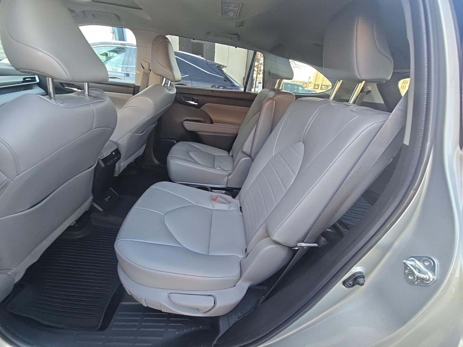 2022 Toyota Highlander XLE AWD