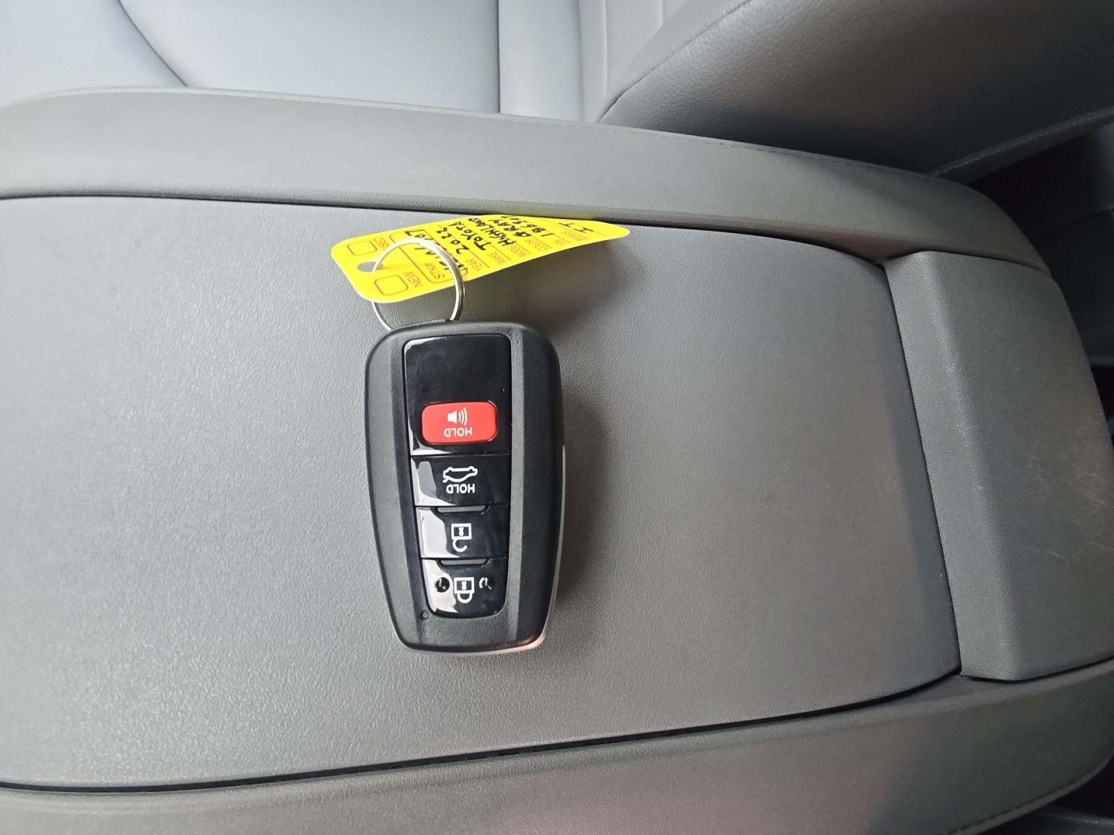 2022 Toyota Highlander XLE AWD