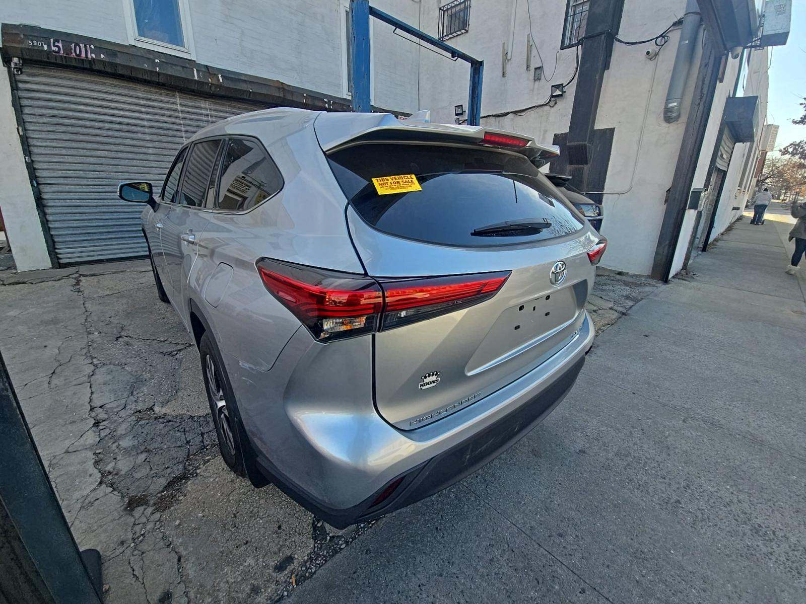 2022 Toyota Highlander XLE AWD