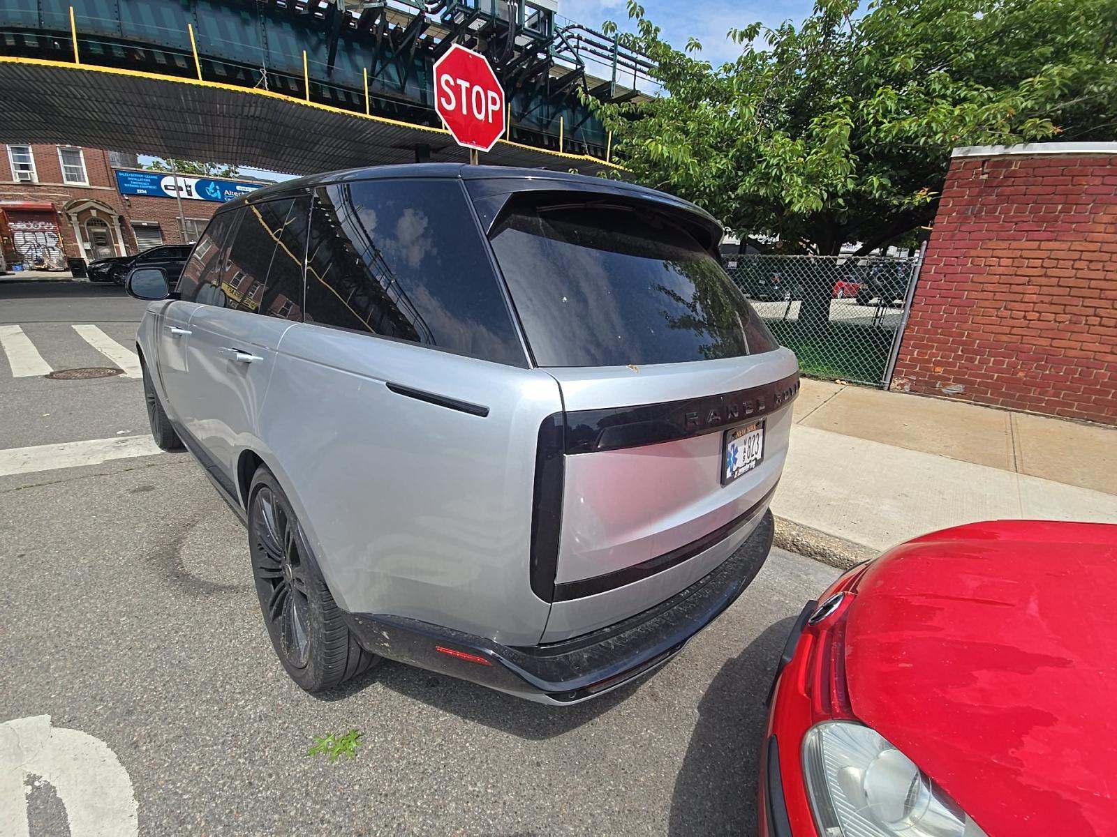 2023 Land Rover Range Rover Autobiography AWD