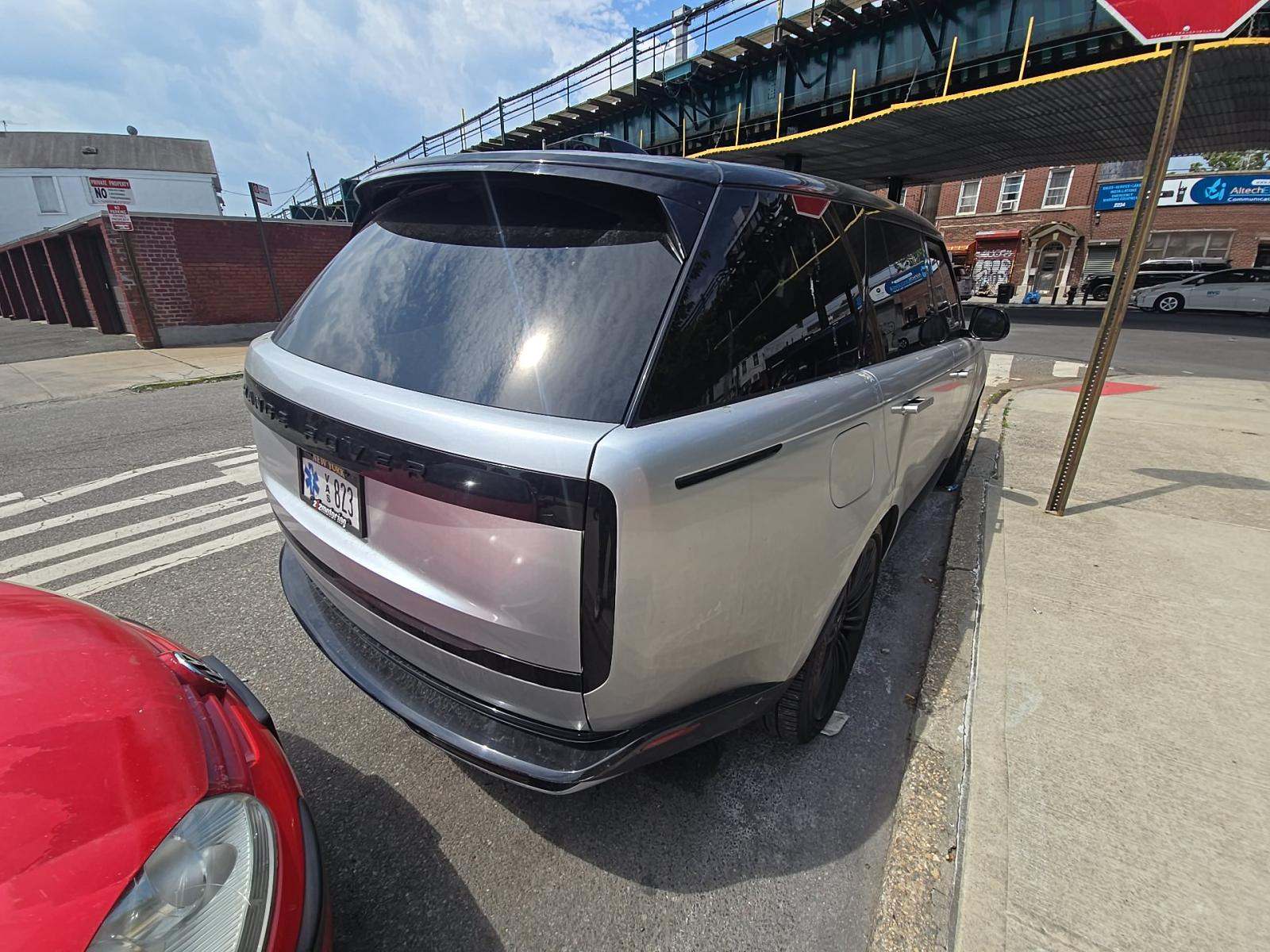 2023 Land Rover Range Rover Autobiography AWD