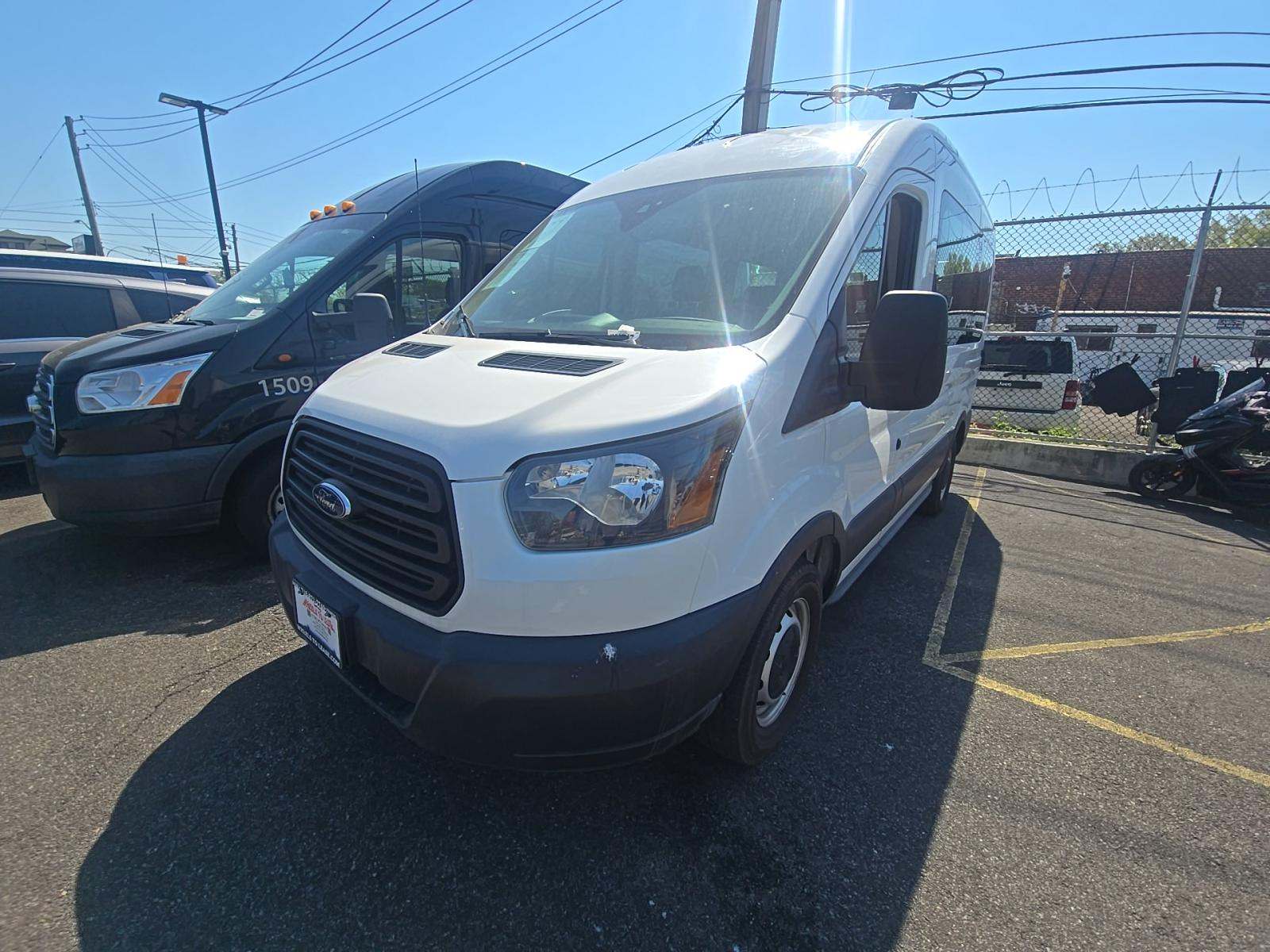 FORD TRANSIT 150 - 1