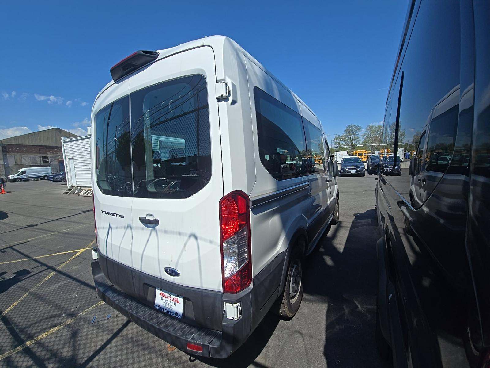 FORD TRANSIT 150 - 3