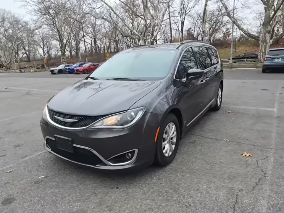 2017 Chrysler Pacifica Touring L FWD