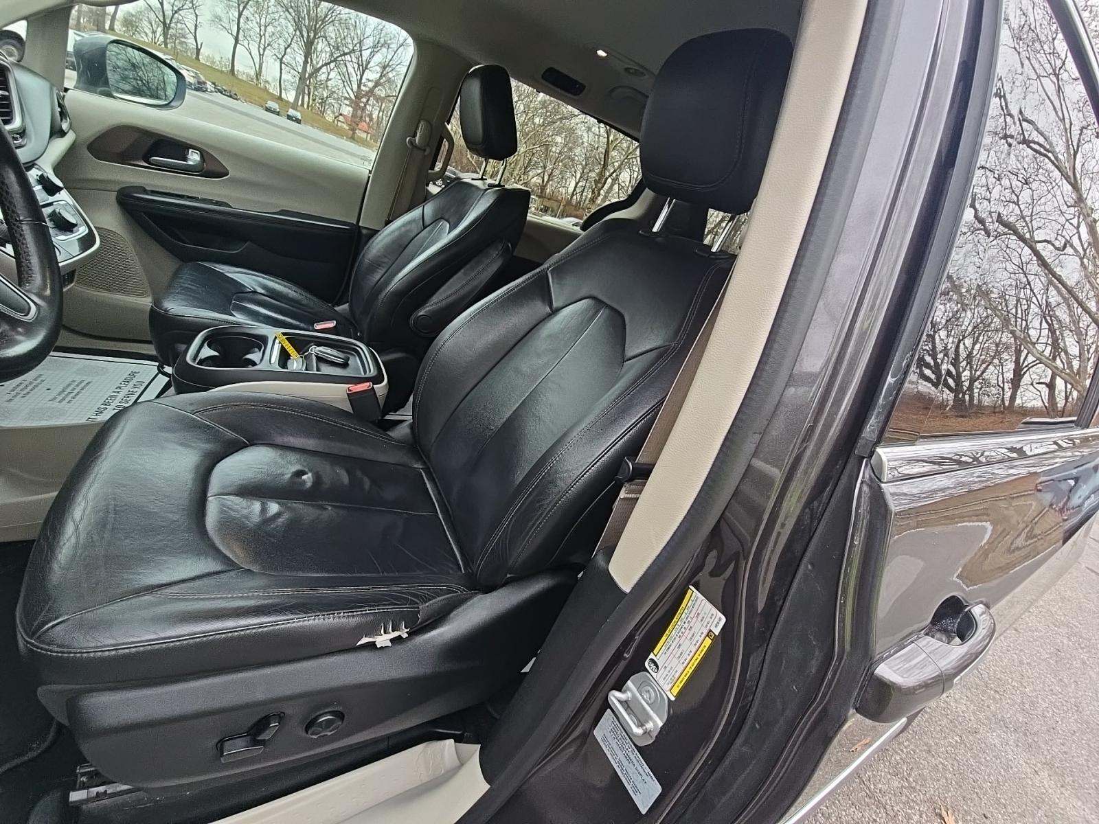 2017 Chrysler Pacifica Touring L FWD