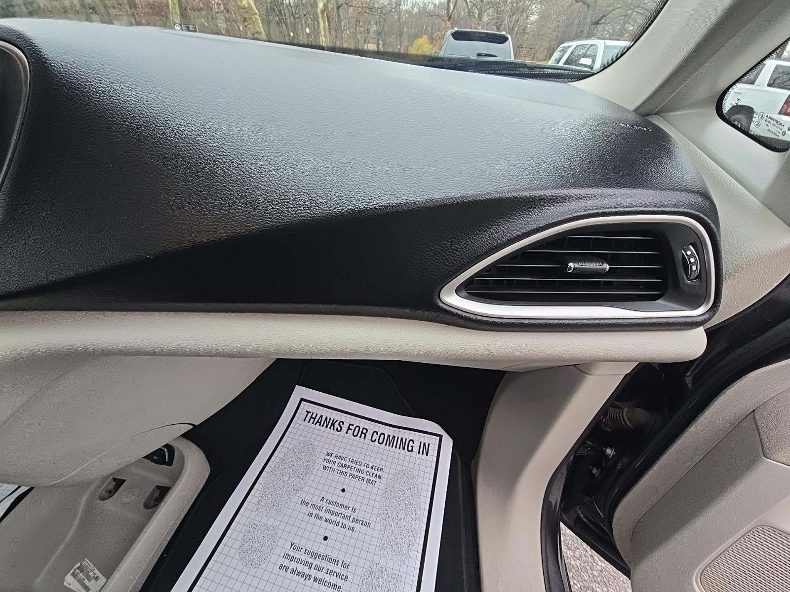 2017 Chrysler Pacifica Touring L FWD