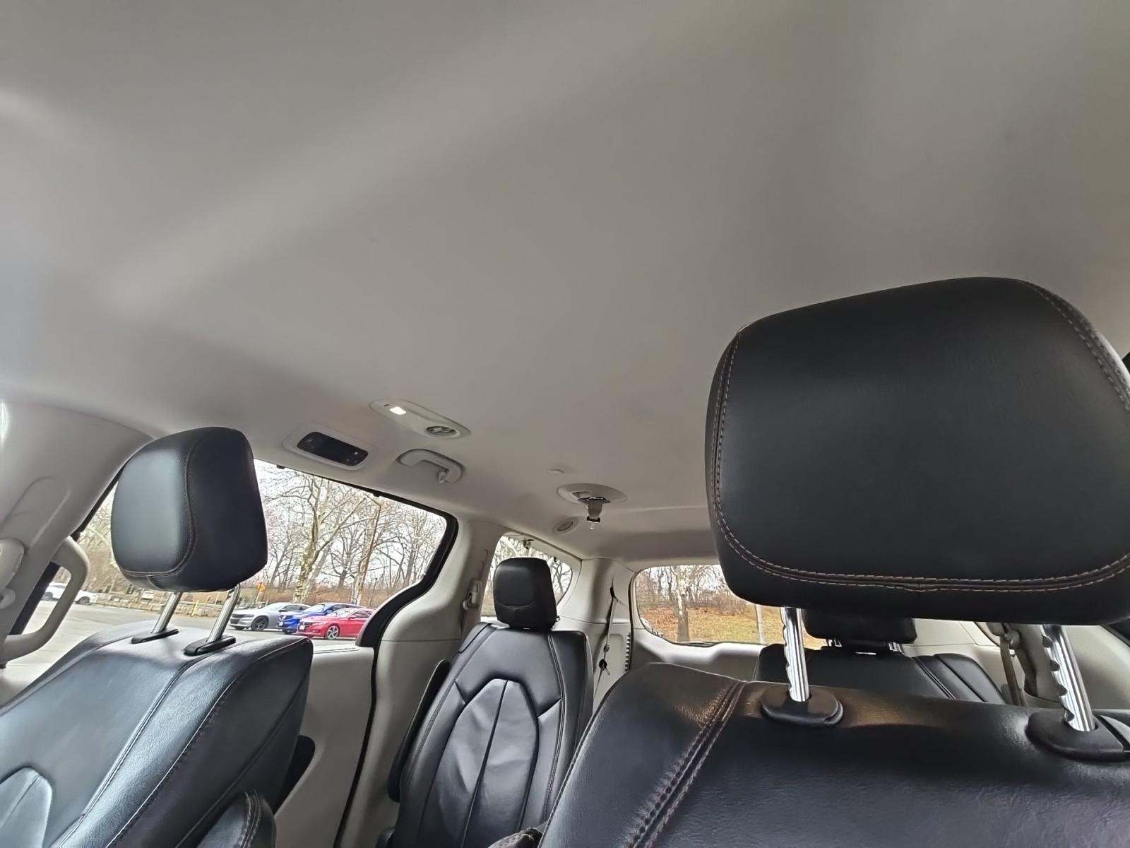 2017 Chrysler Pacifica Touring L FWD