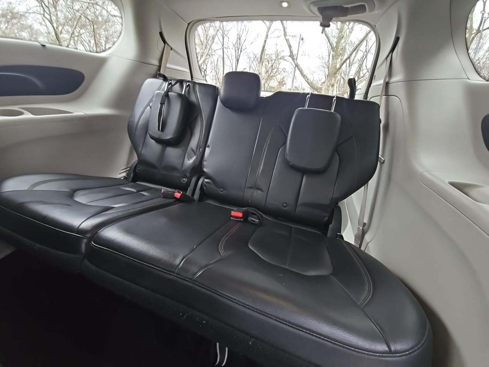 2017 Chrysler Pacifica Touring L FWD