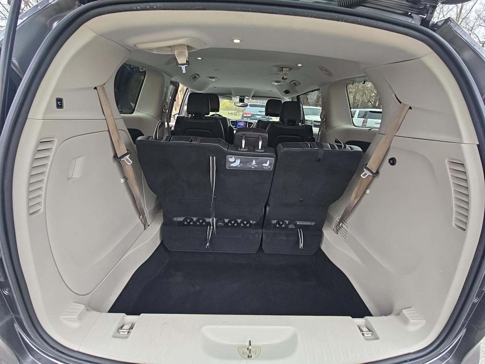 2017 Chrysler Pacifica Touring L FWD