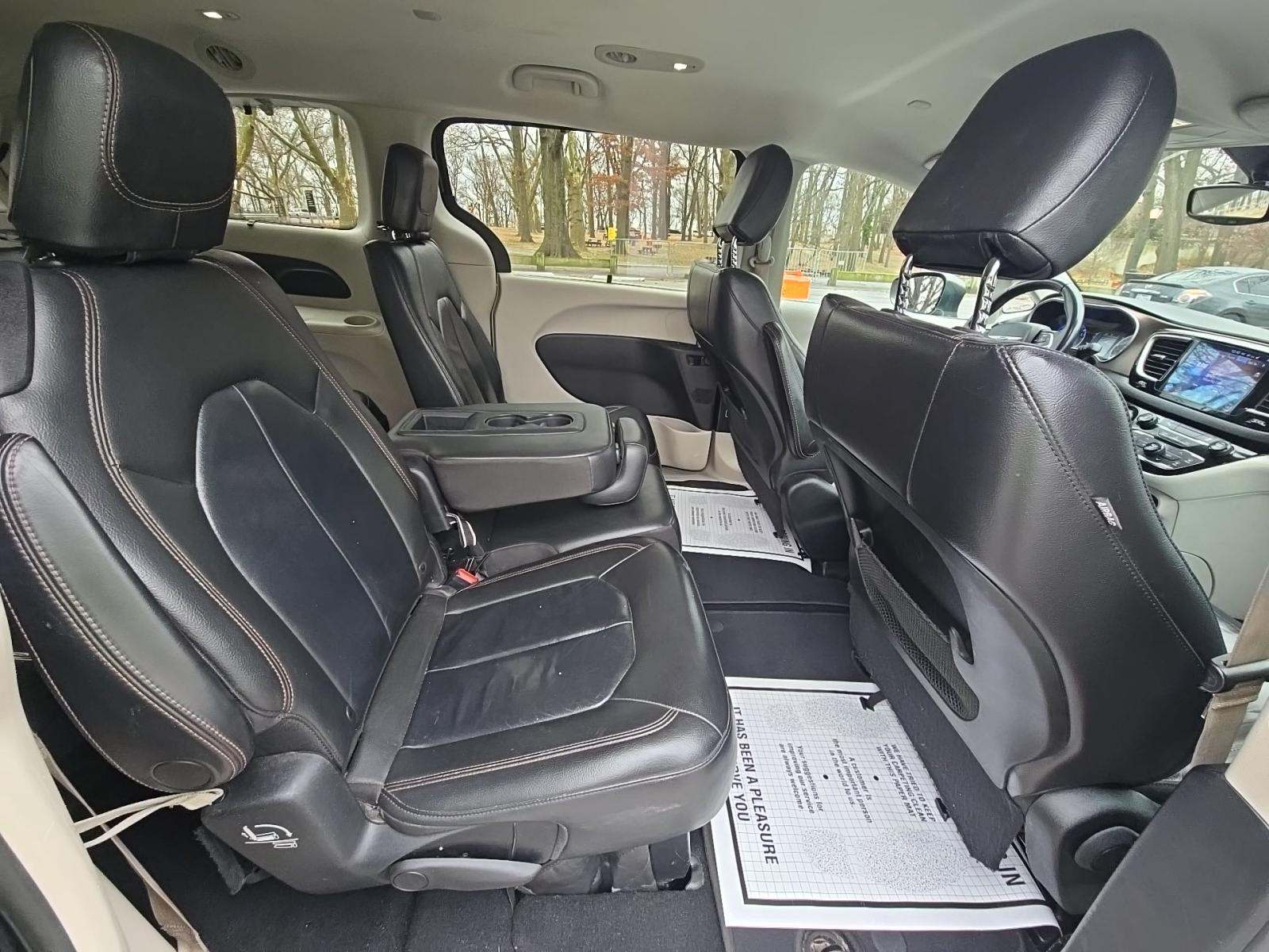 2017 Chrysler Pacifica Touring L FWD