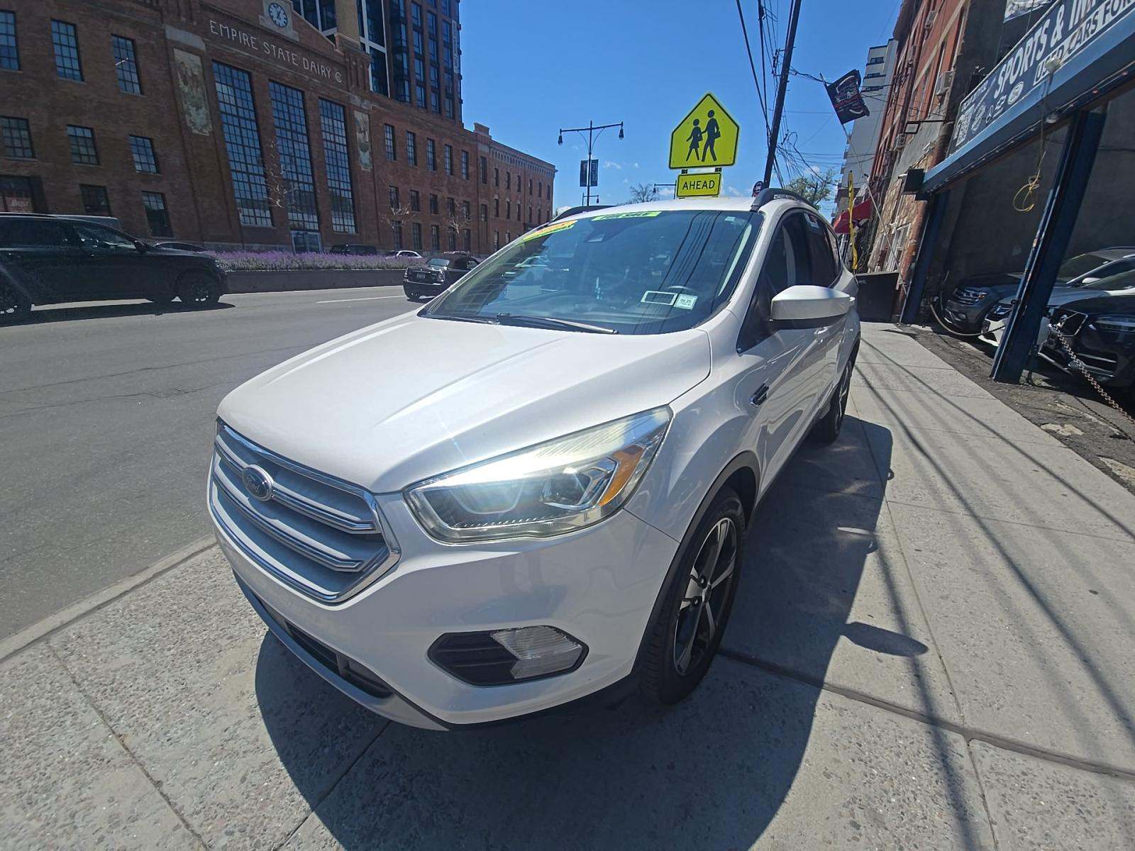 FORD ESCAPE - 1