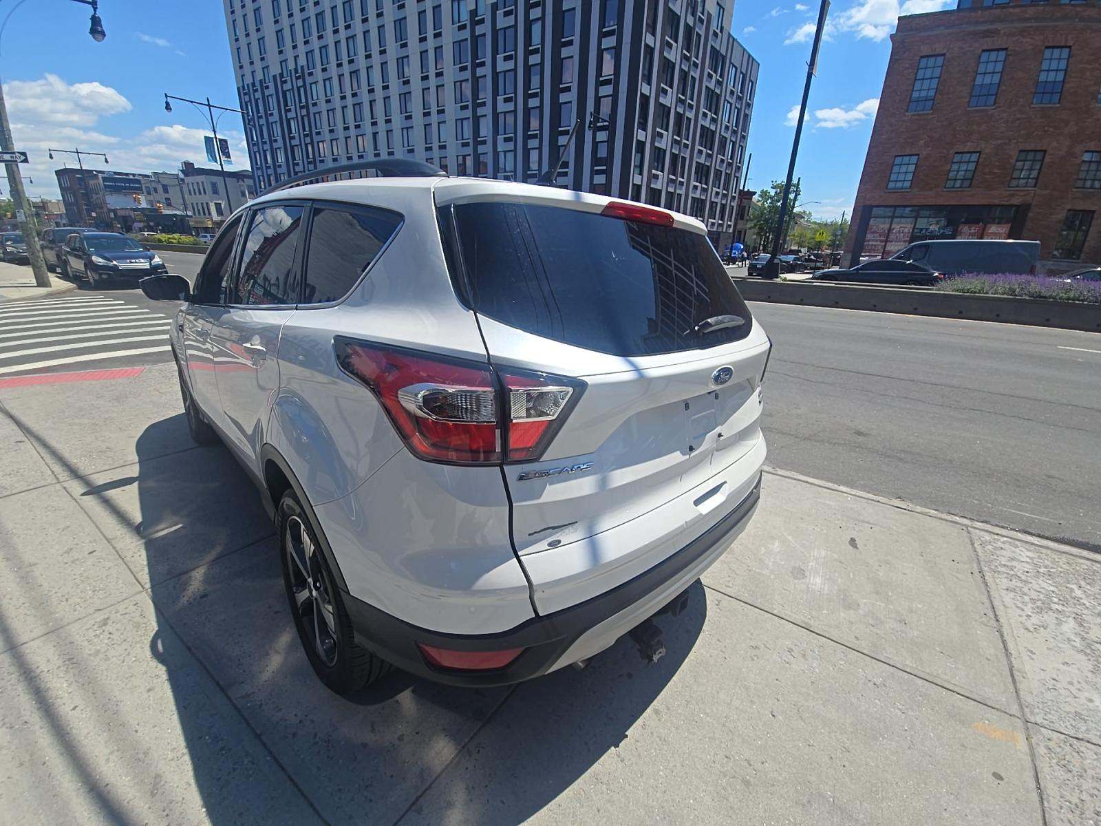 FORD ESCAPE - 2