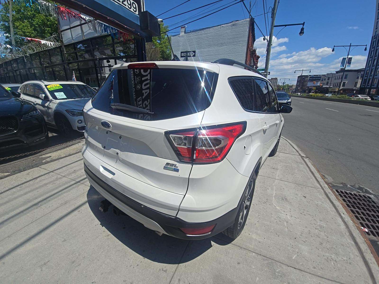 FORD ESCAPE - 3