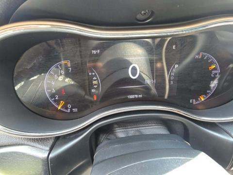 JEEP LAREDO ALTITUDE EDITION - 9