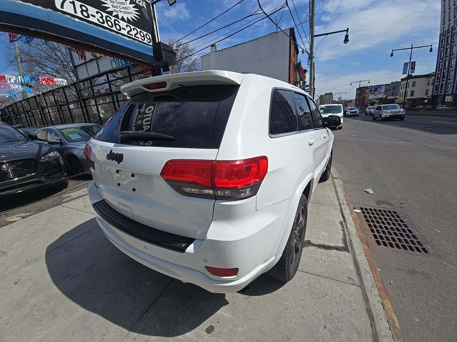 JEEP LAREDO ALTITUDE EDITION - 3