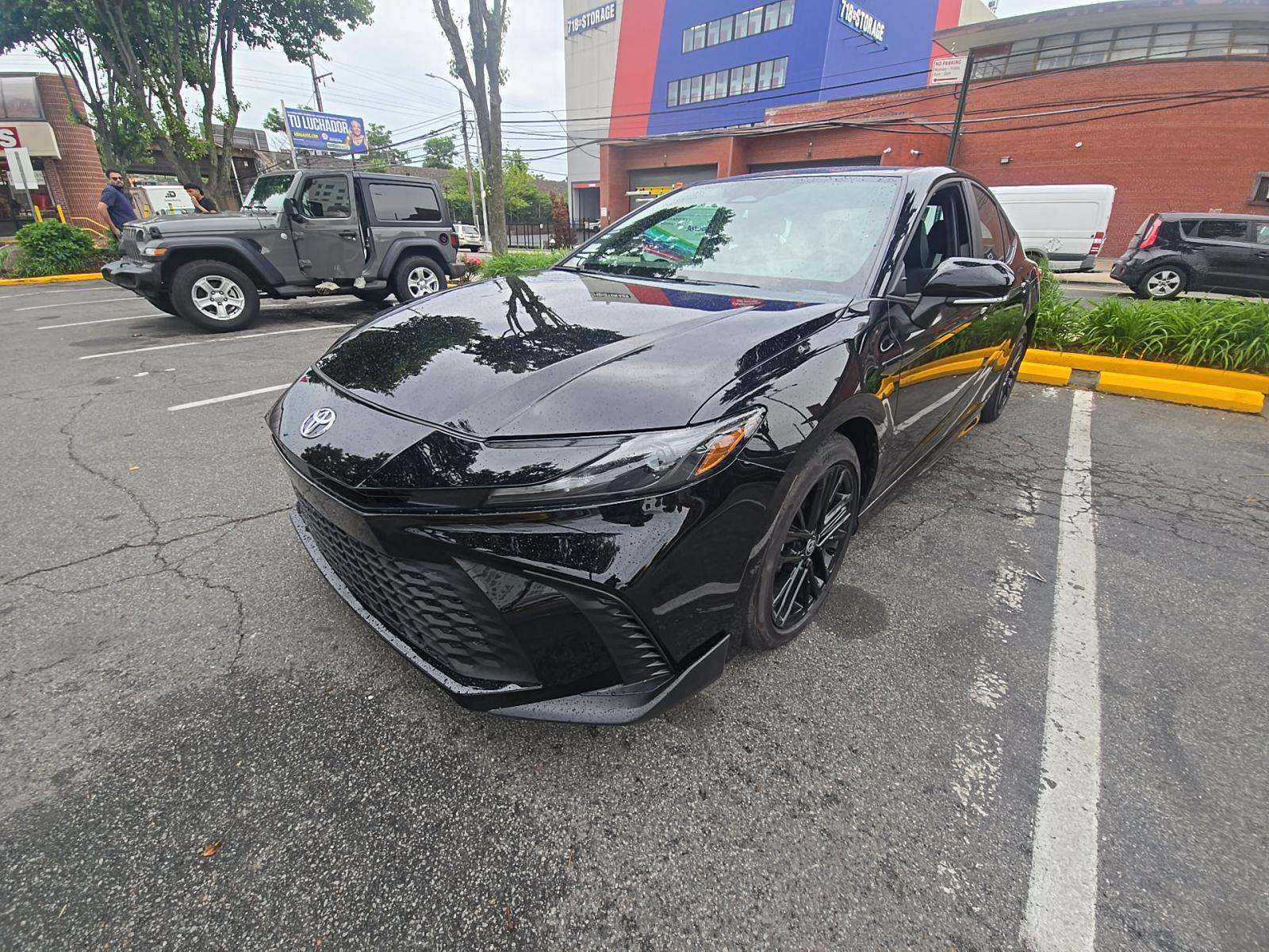 TOYOTA CAMRY - 1