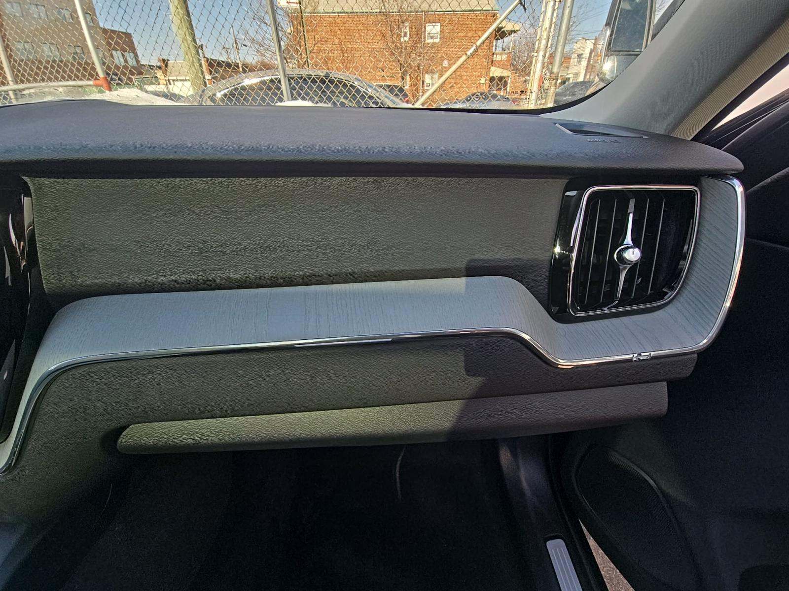 2025 Volvo XC60 B5 Plus AWD