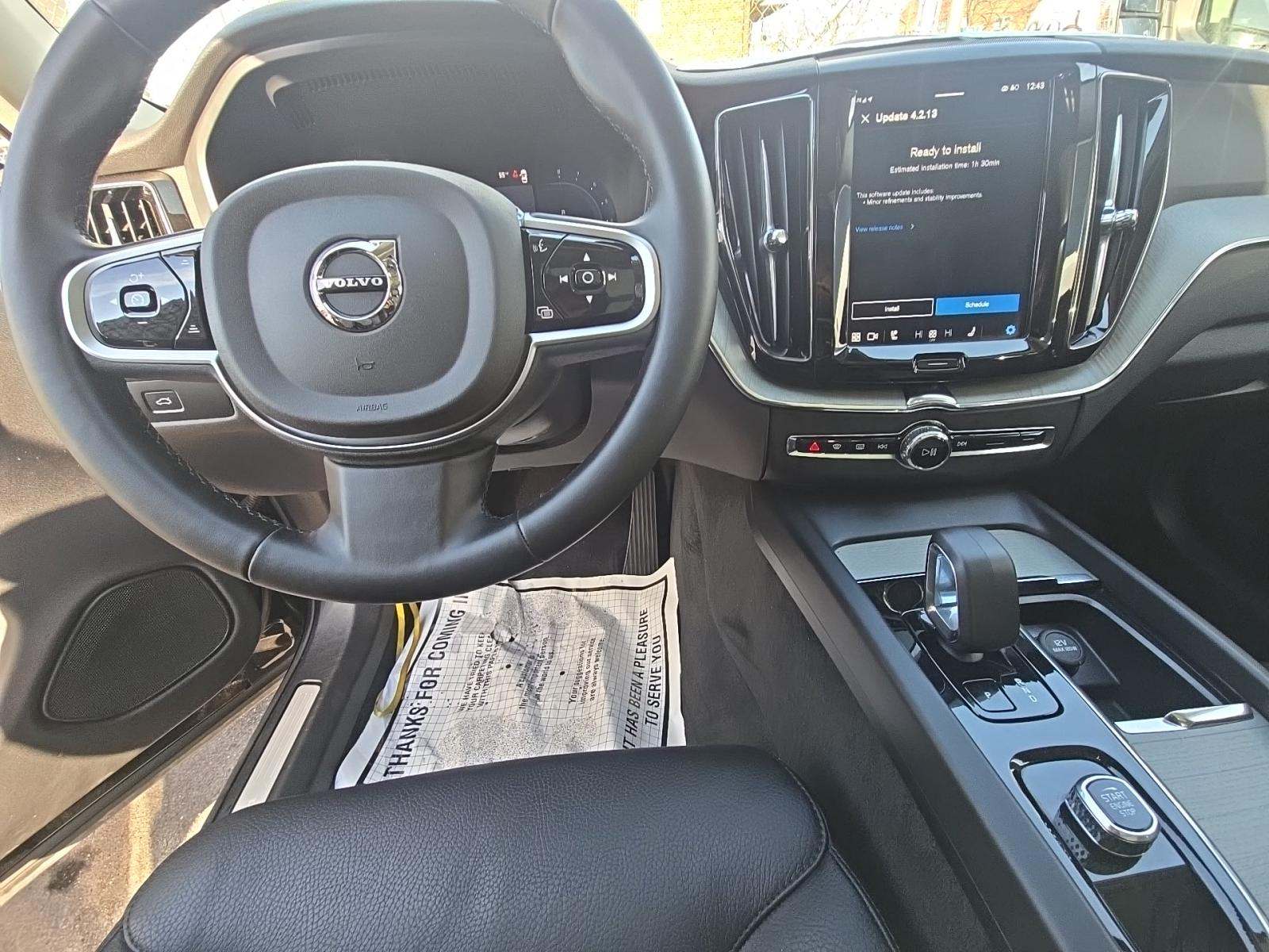 2025 Volvo XC60 B5 Plus AWD