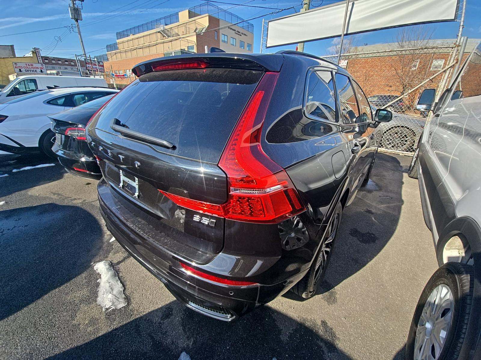 2025 Volvo XC60 B5 Plus AWD
