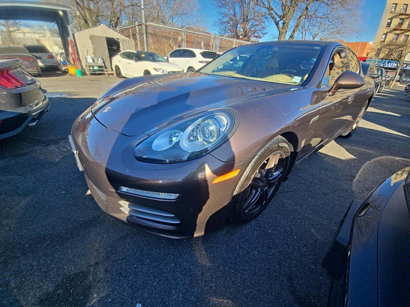 2015 Porsche Panamera 4