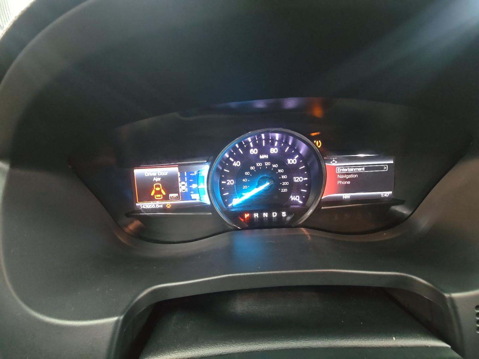 FORD EXPLORER - 9