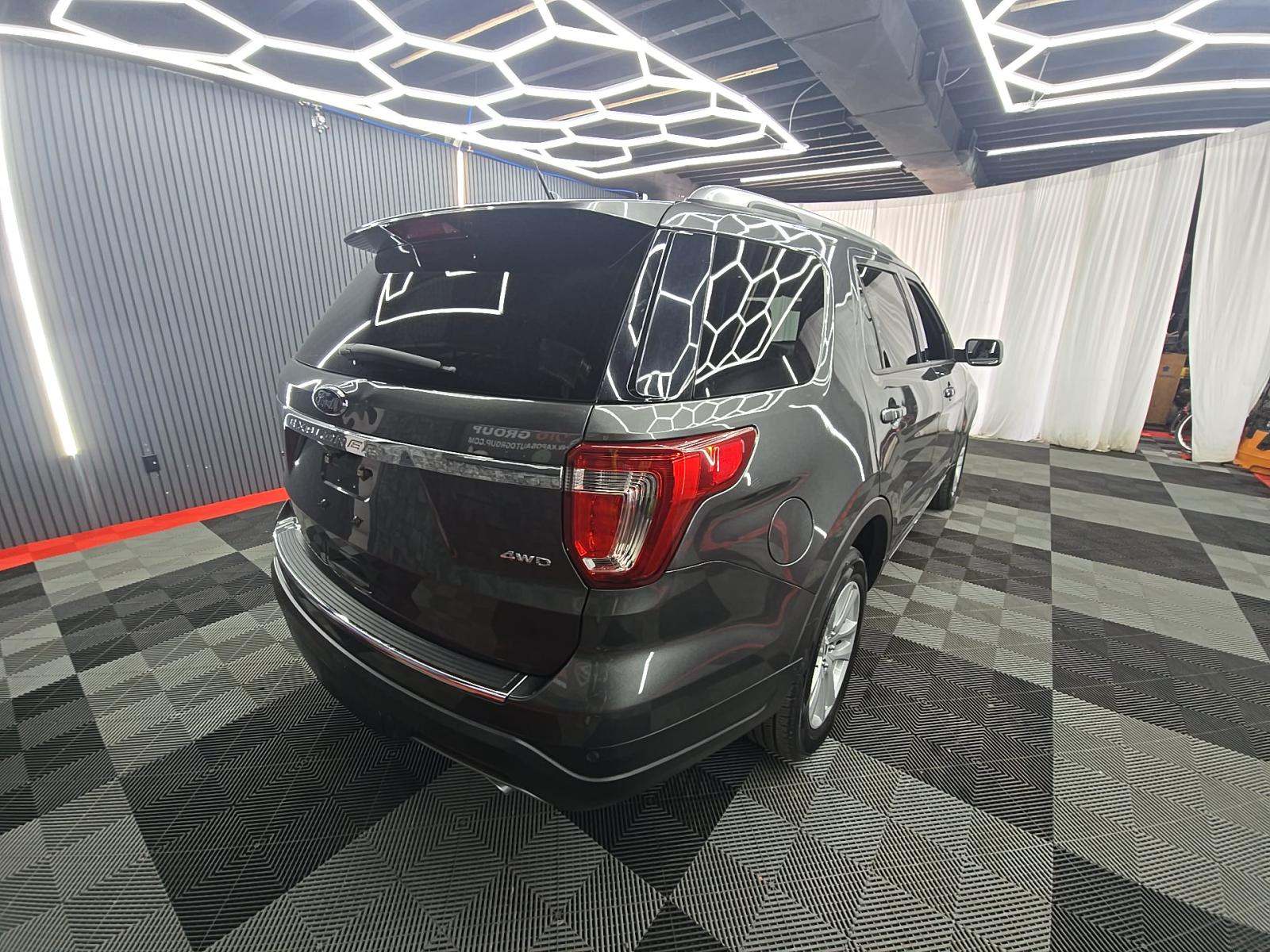 FORD EXPLORER - 3