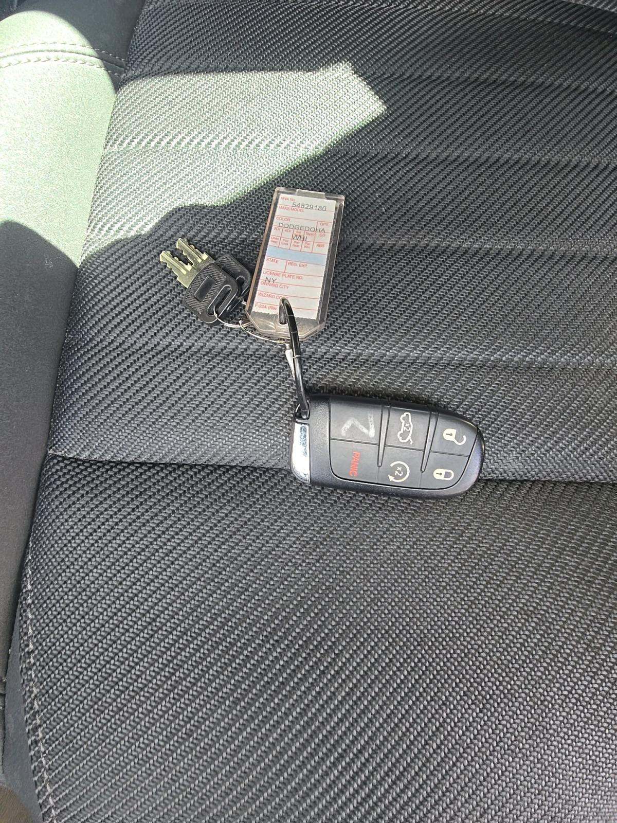 DODGE CHALLENGER - 8