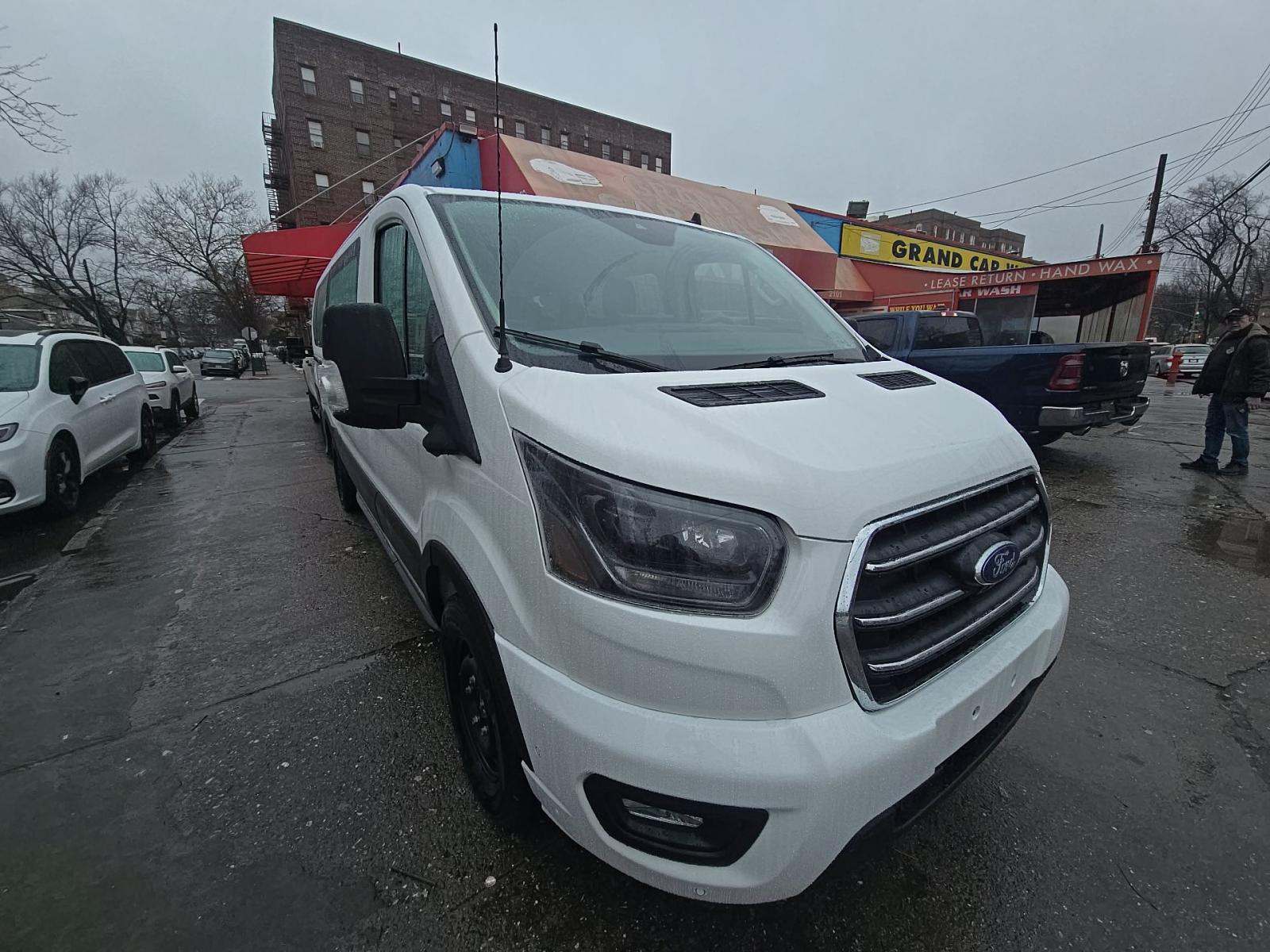 FORD TRANSIT 350 - 4