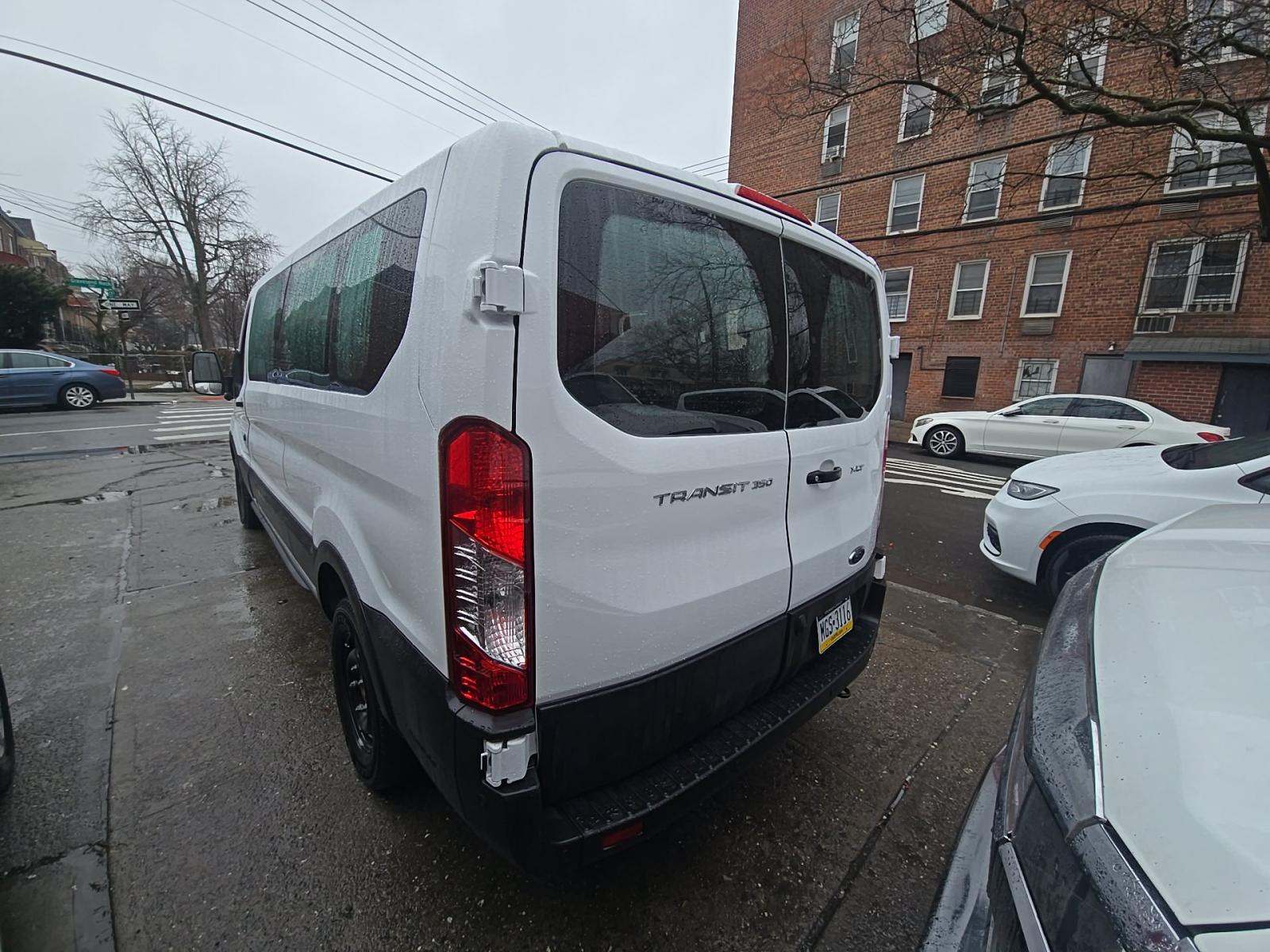 FORD TRANSIT 350 - 2