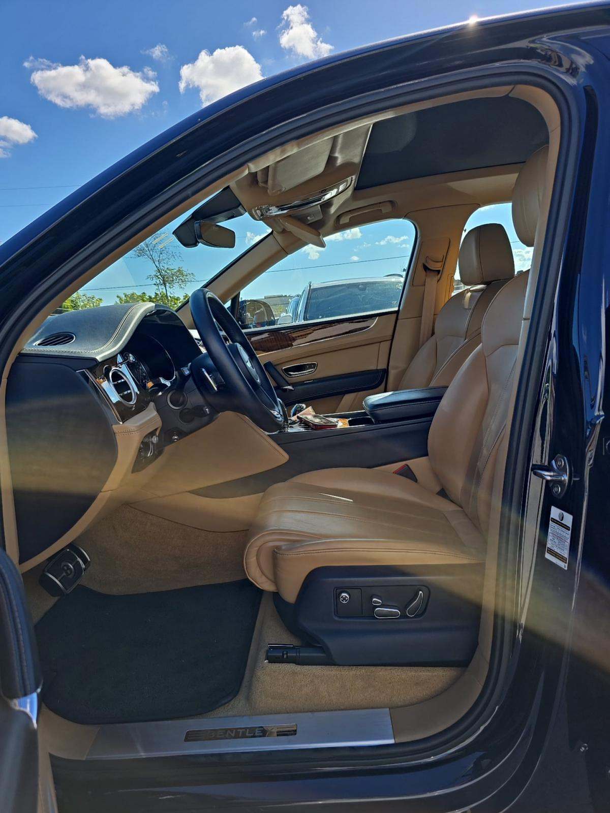 2018 Bentley Bentayga W12 Signature AWD