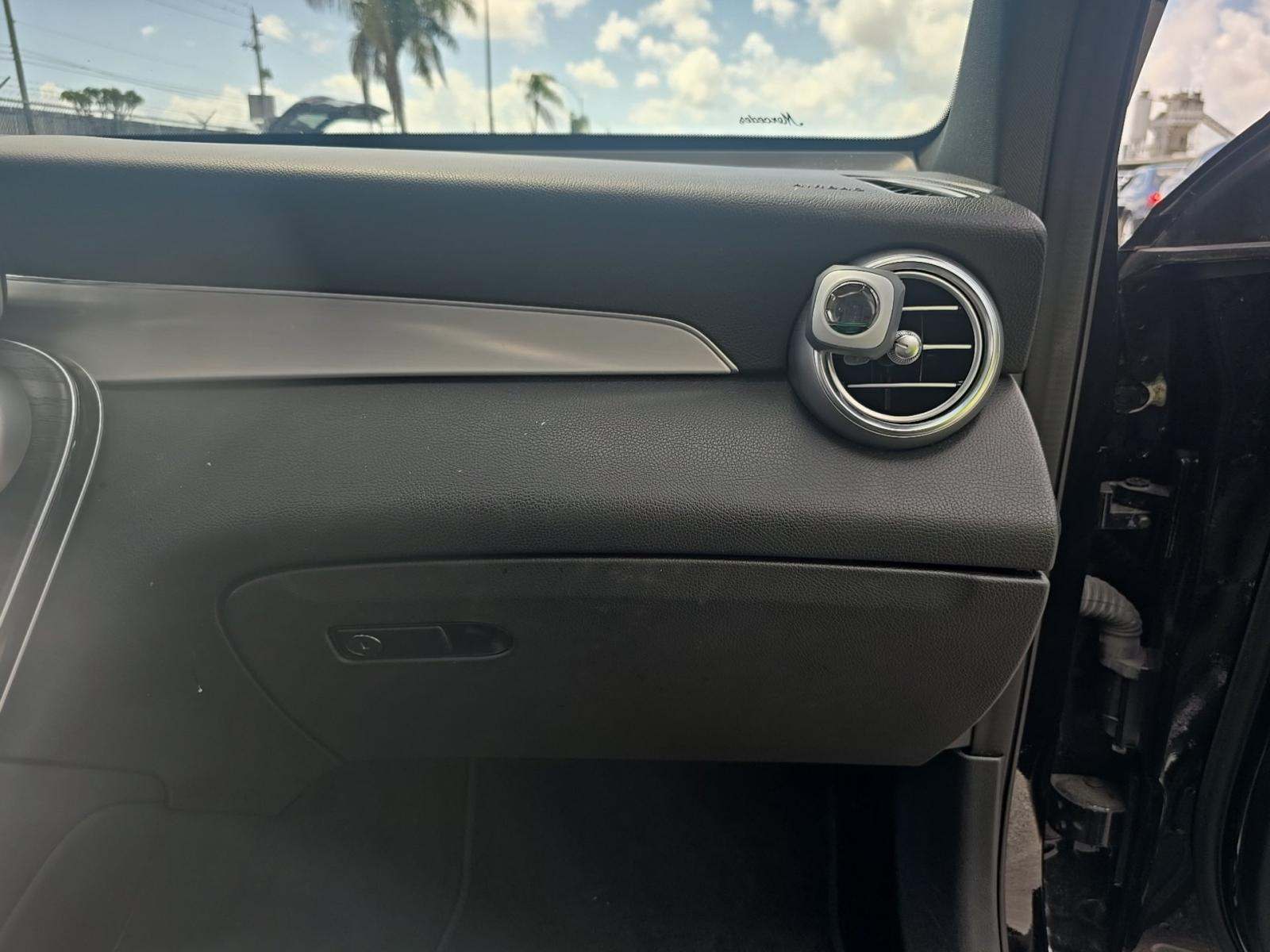 2022 Mercedes-Benz GLC GLC 300 RWD