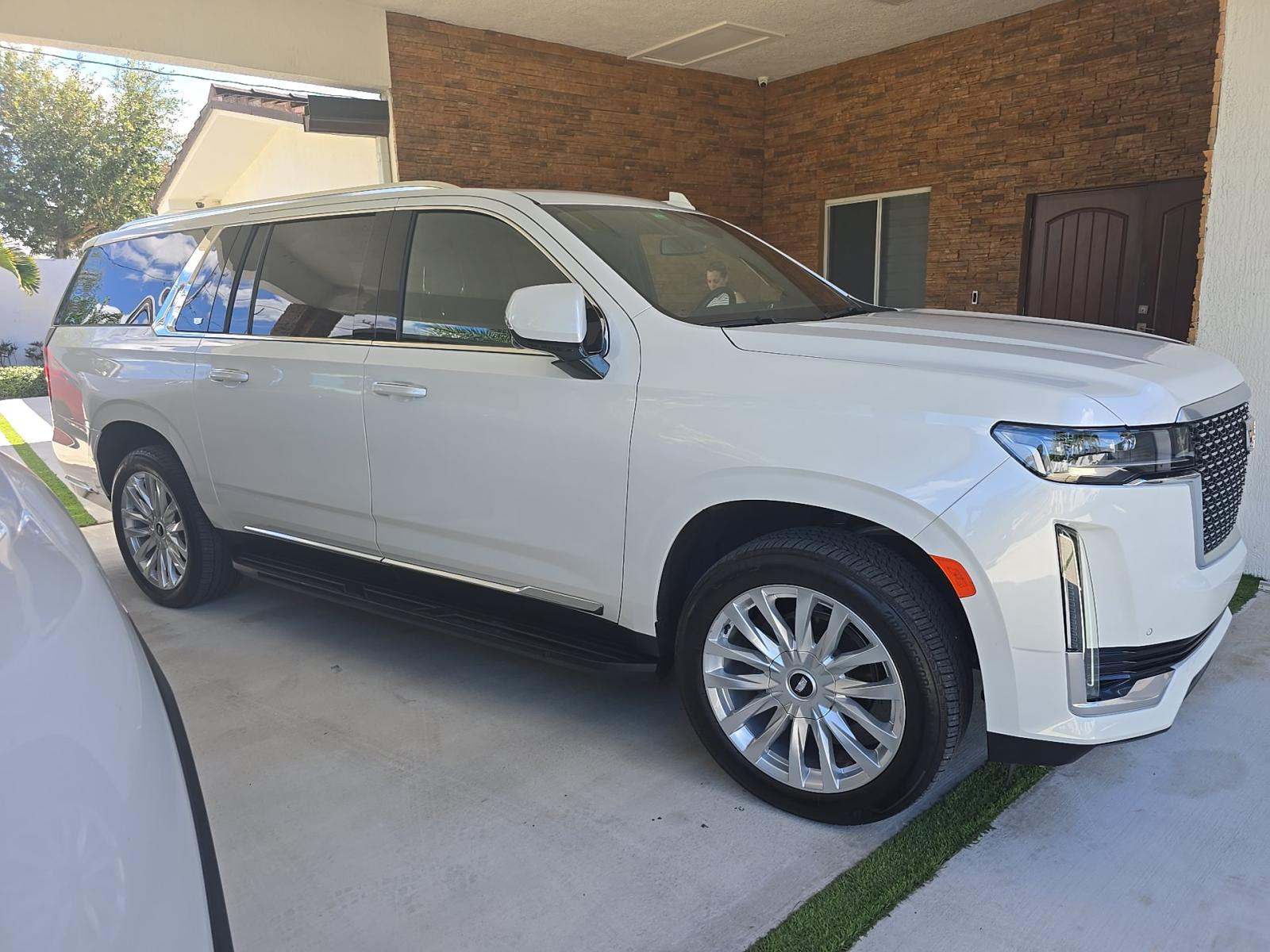 2024 Cadillac Escalade ESV Luxury RWD