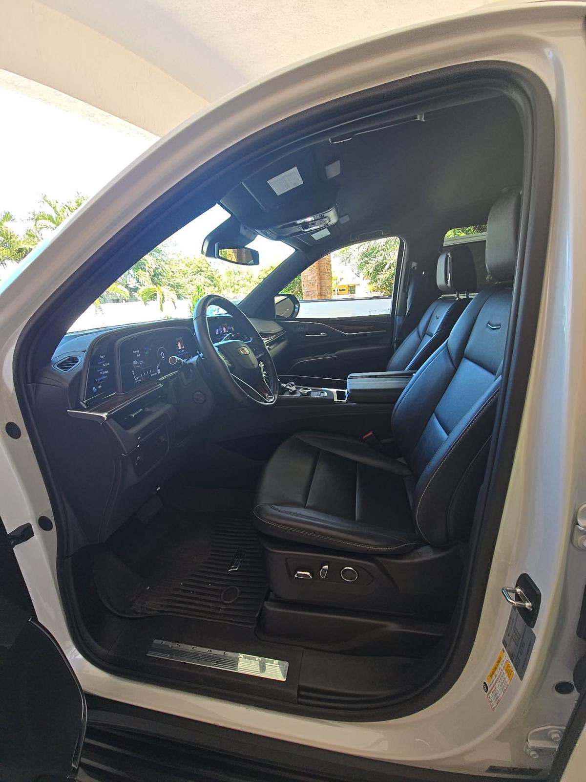 2024 Cadillac Escalade ESV Luxury RWD