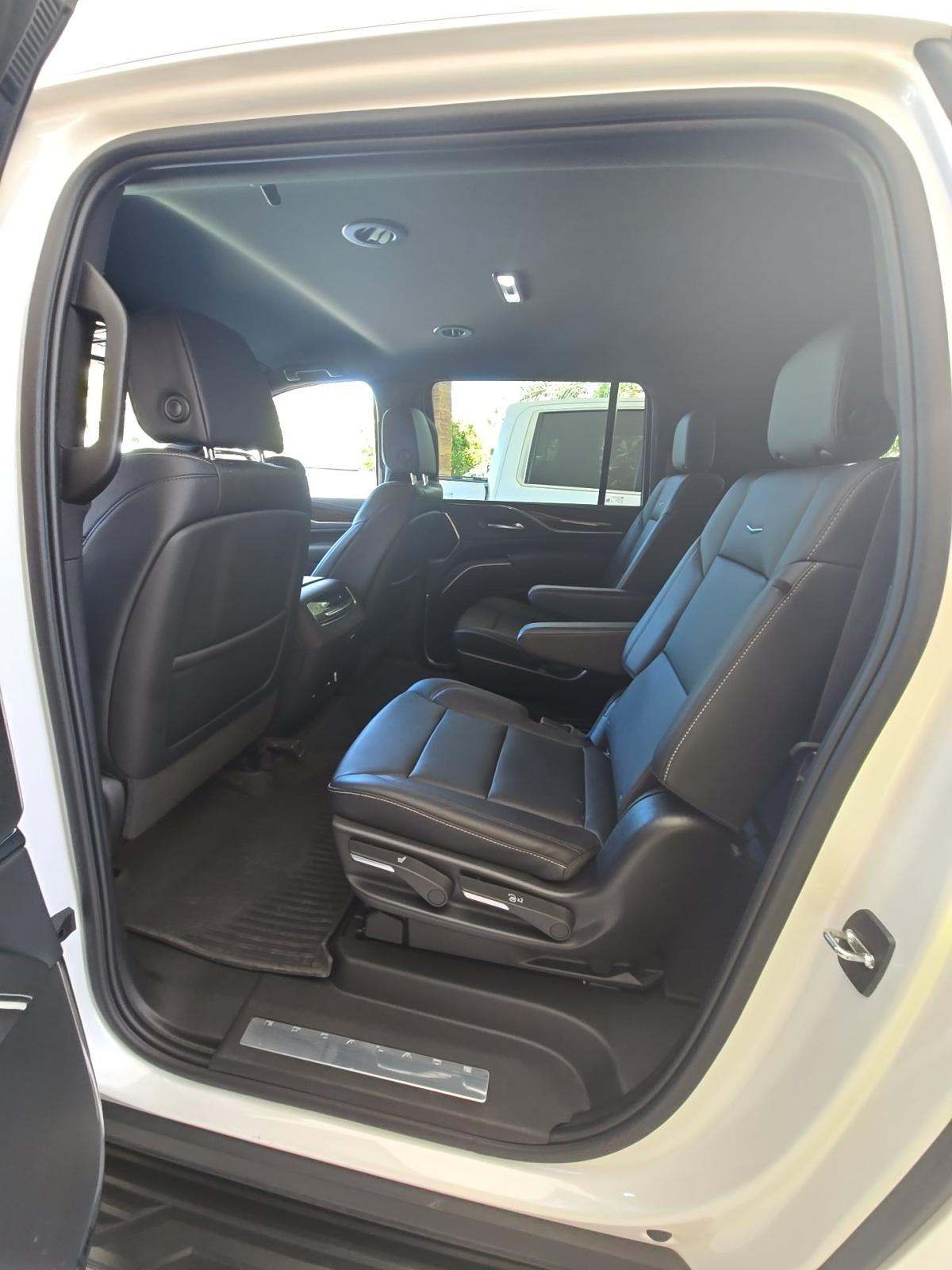 2024 Cadillac Escalade ESV Luxury RWD